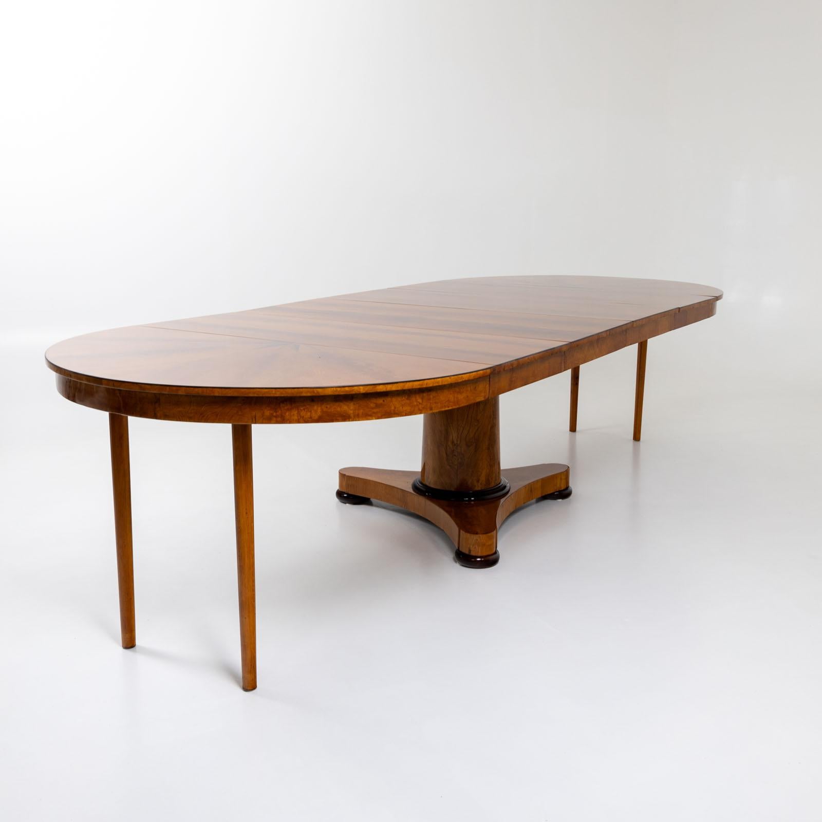 Early 19th Century Biedermeier pull-out Dining Table in Ash, Germany, around 1820 For Sale