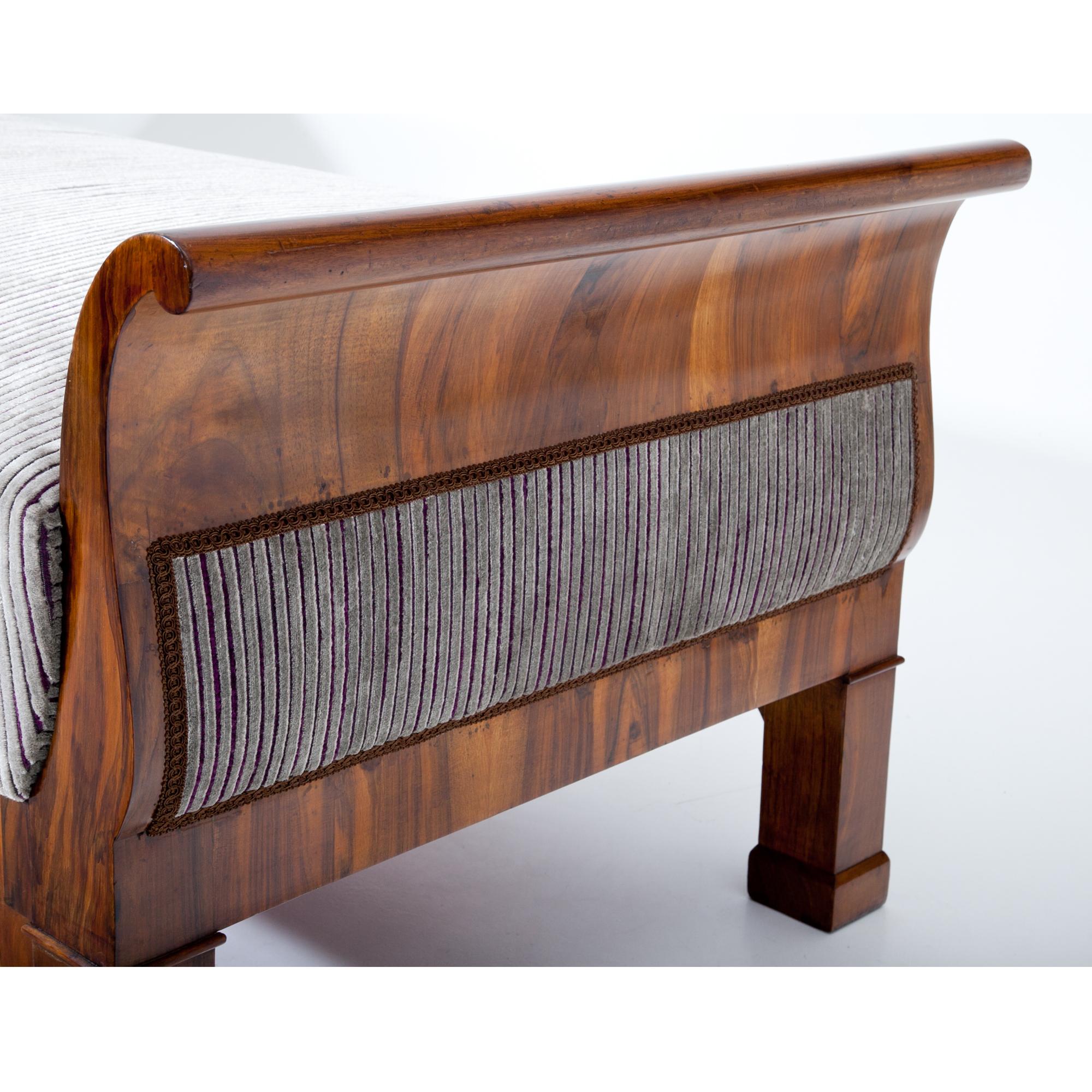 Veneer Biedermeier Recamiere, Danube Monarchy, circa 1830