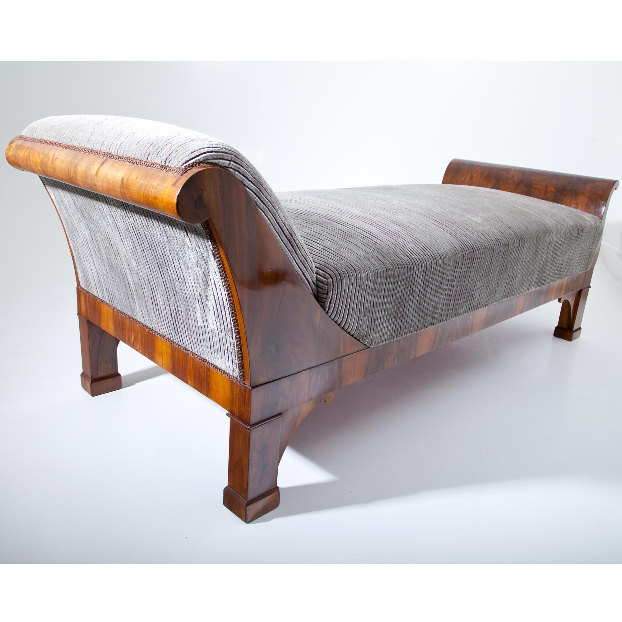 Biedermeier Recamiere, Danube Monarchy, circa 1830 In Good Condition In Greding, DE