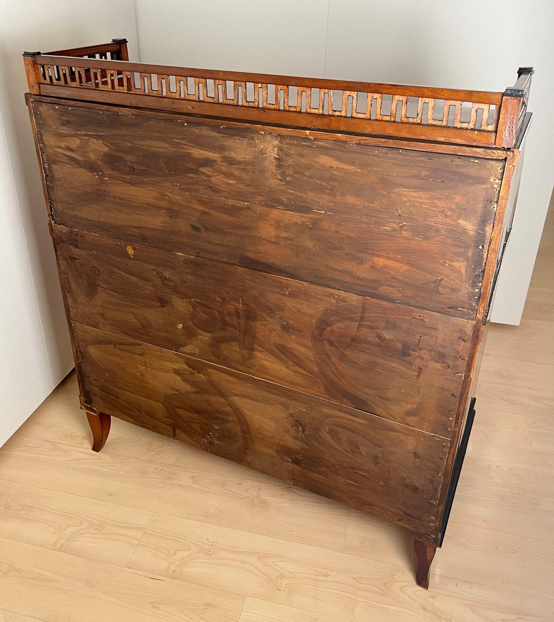 Biedermeier Roll-Top Desk, Cherry Veneer, Brass, Ink, South Germany circa 1820 For Sale 15
