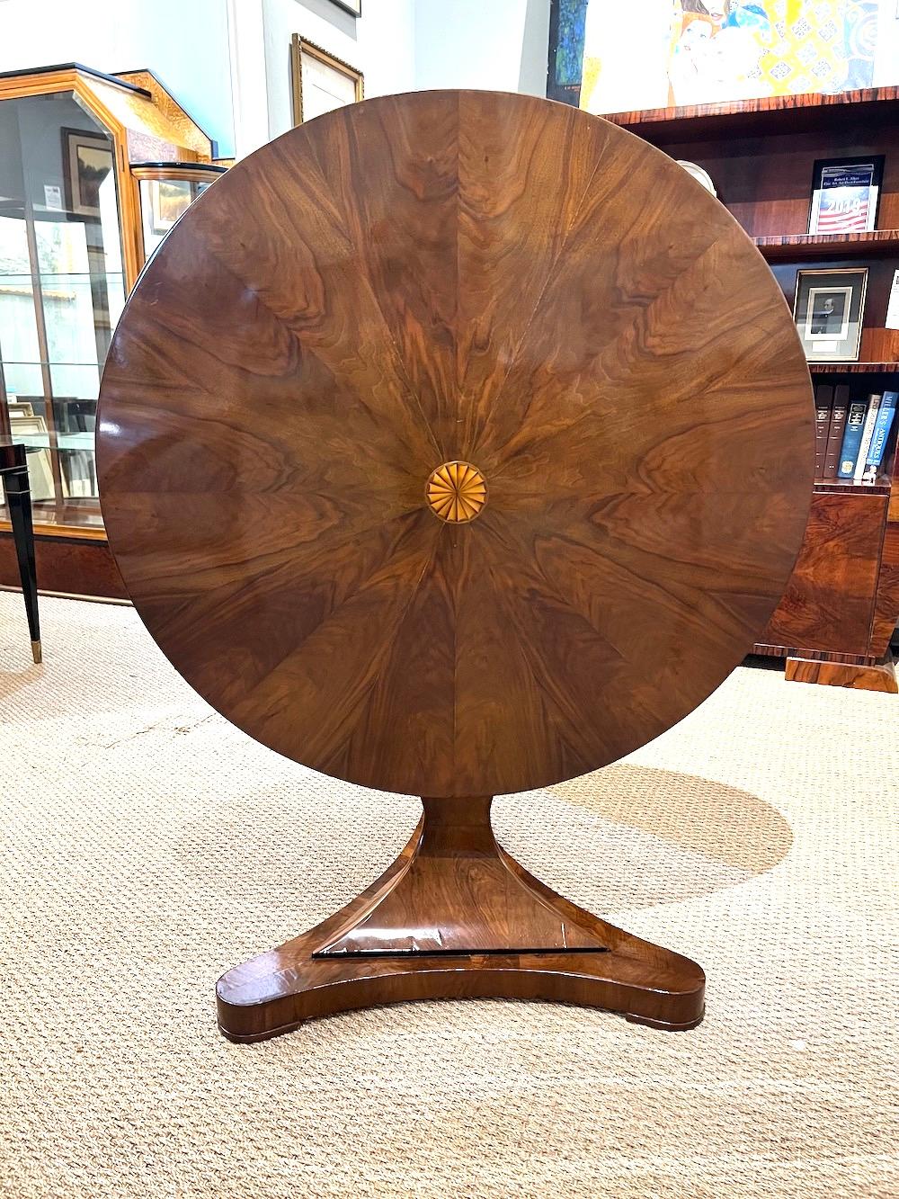 Walnut Biedermeier Round Breakfast Room Table For Sale