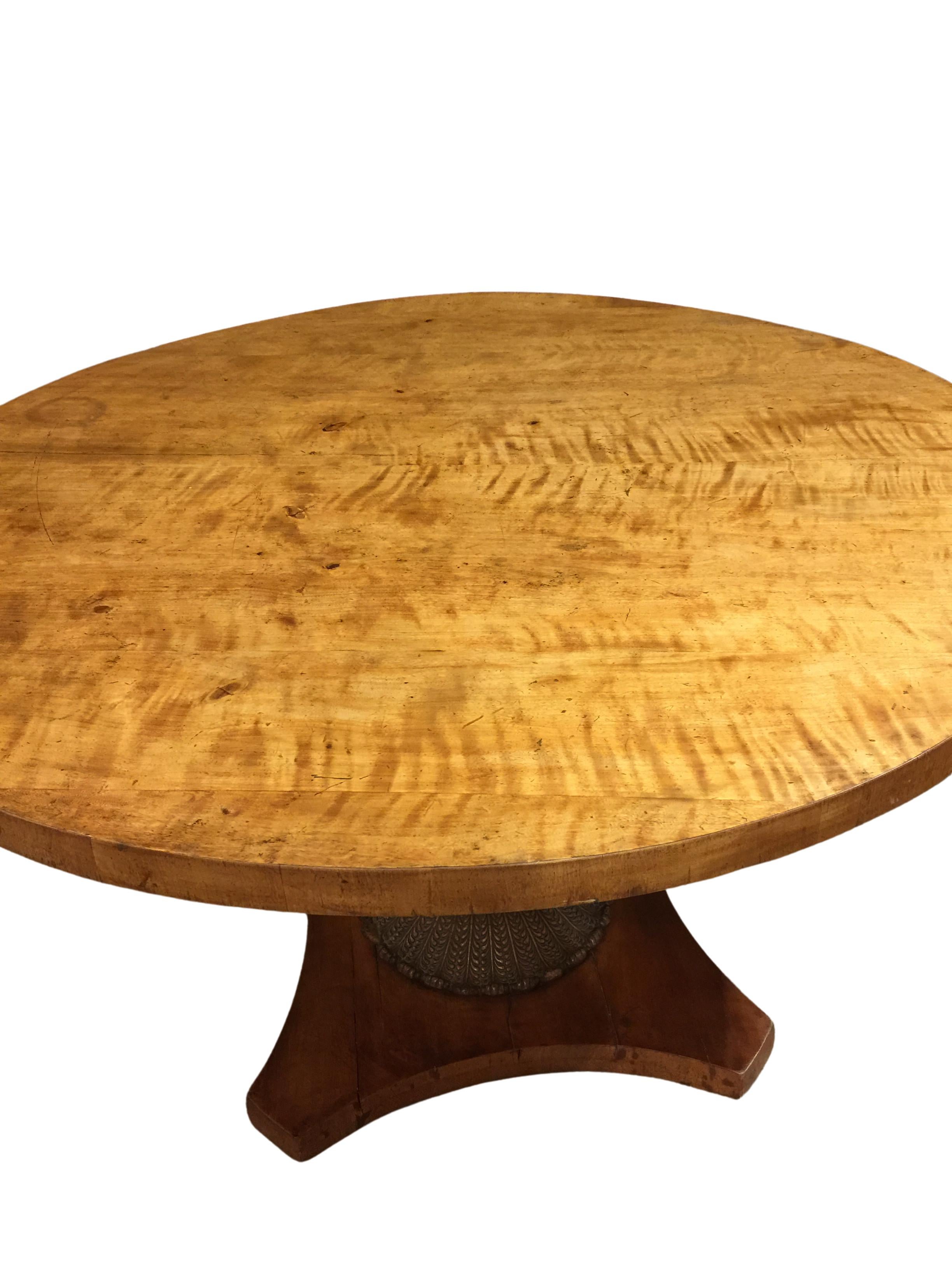 Biedermeier Round Dining Table In Good Condition In Pomona, CA