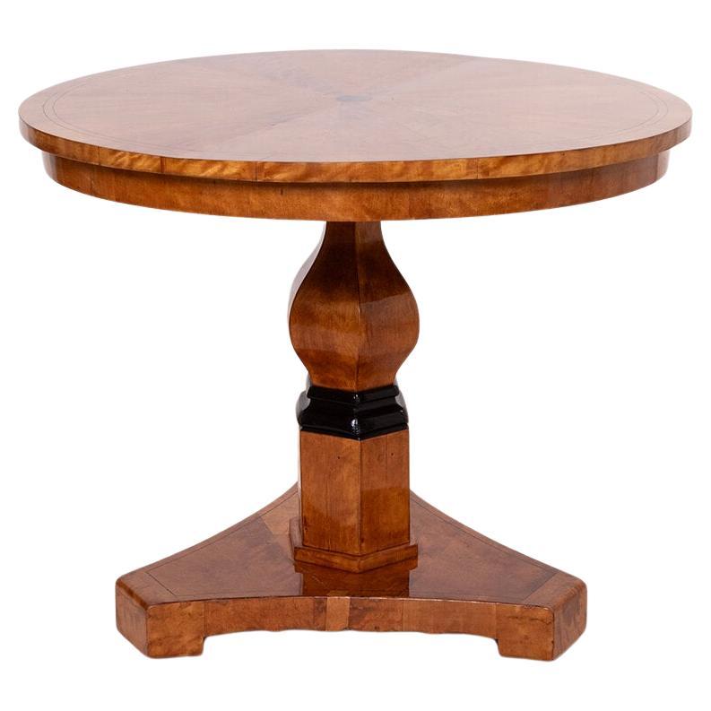 Biedermeier Round Table in Flame Birch, 19th Century For Sale
