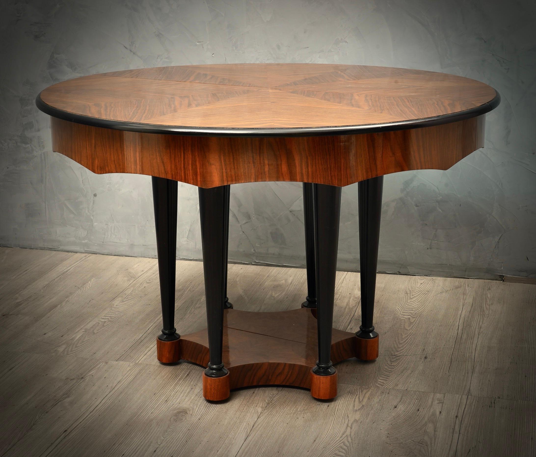 Table de salle à manger Biedermeier ronde en Wood Wood à rallonge, 1890 en vente 1