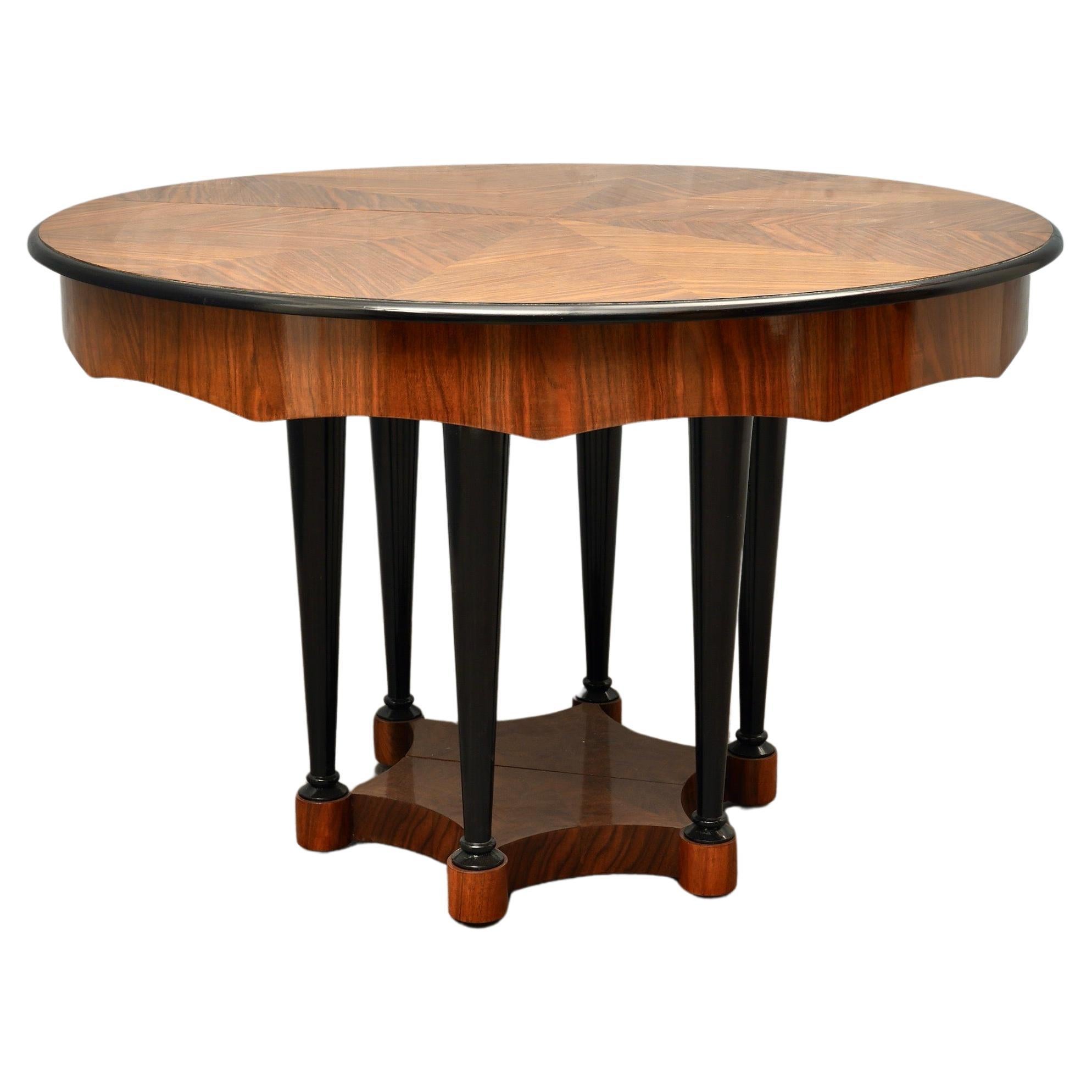 Biedermeier Round Walnut Wood Extendable Dinning Table, 1890 For Sale