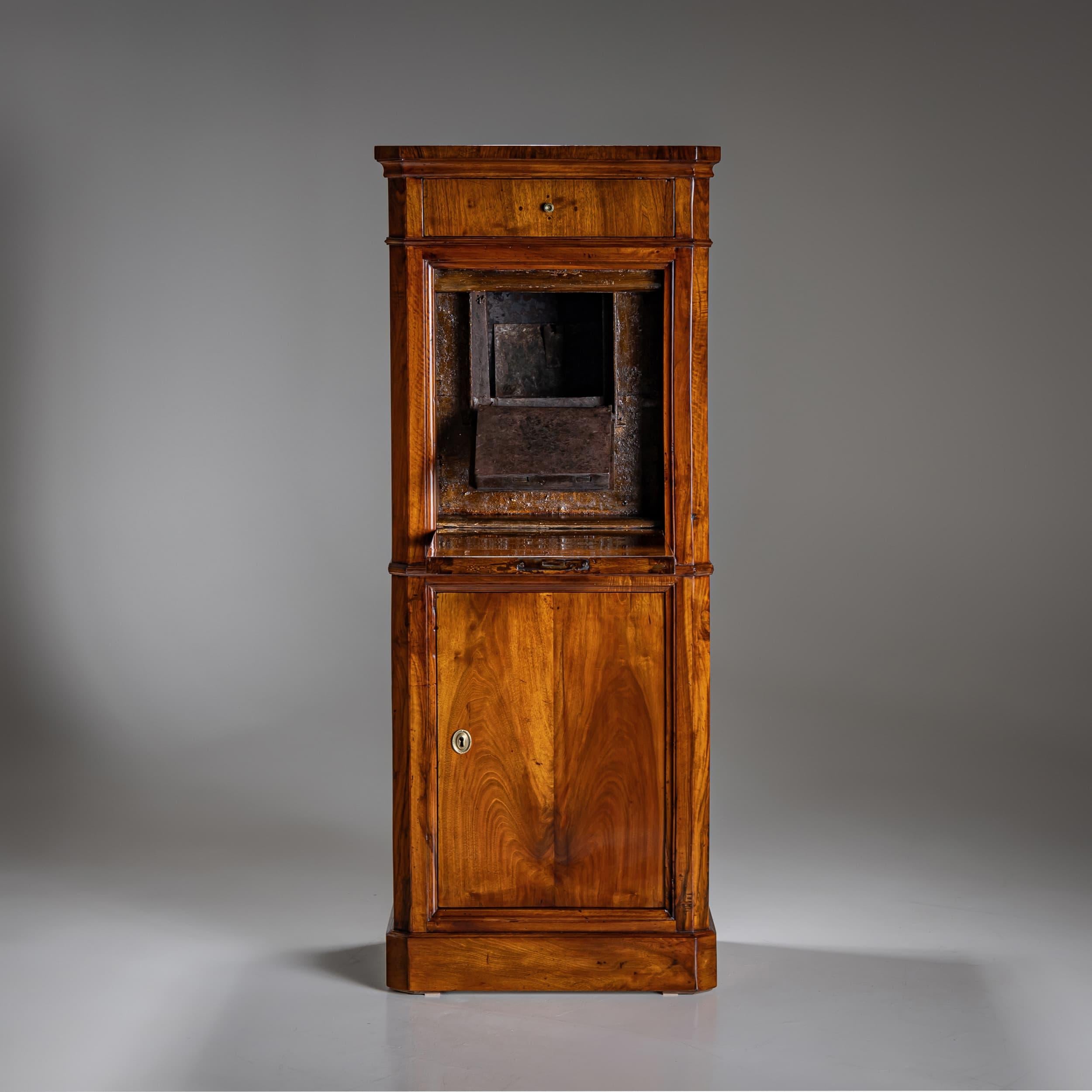 Biedermeier Tresorkabinett, frühes 19. Jahrhundert im Zustand „Gut“ in Greding, DE