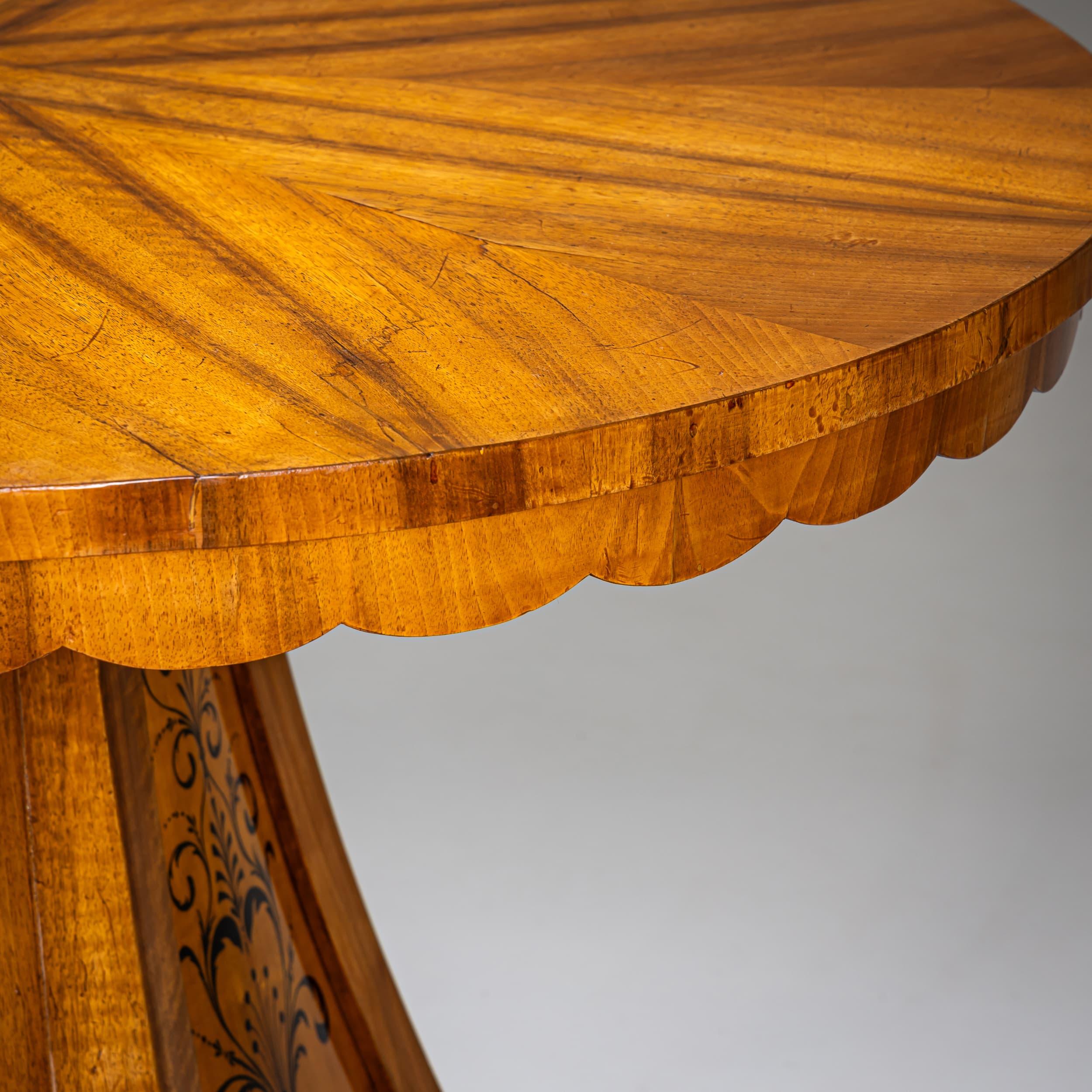 Biedermeier Salon Table, circa 1830 im Angebot 1