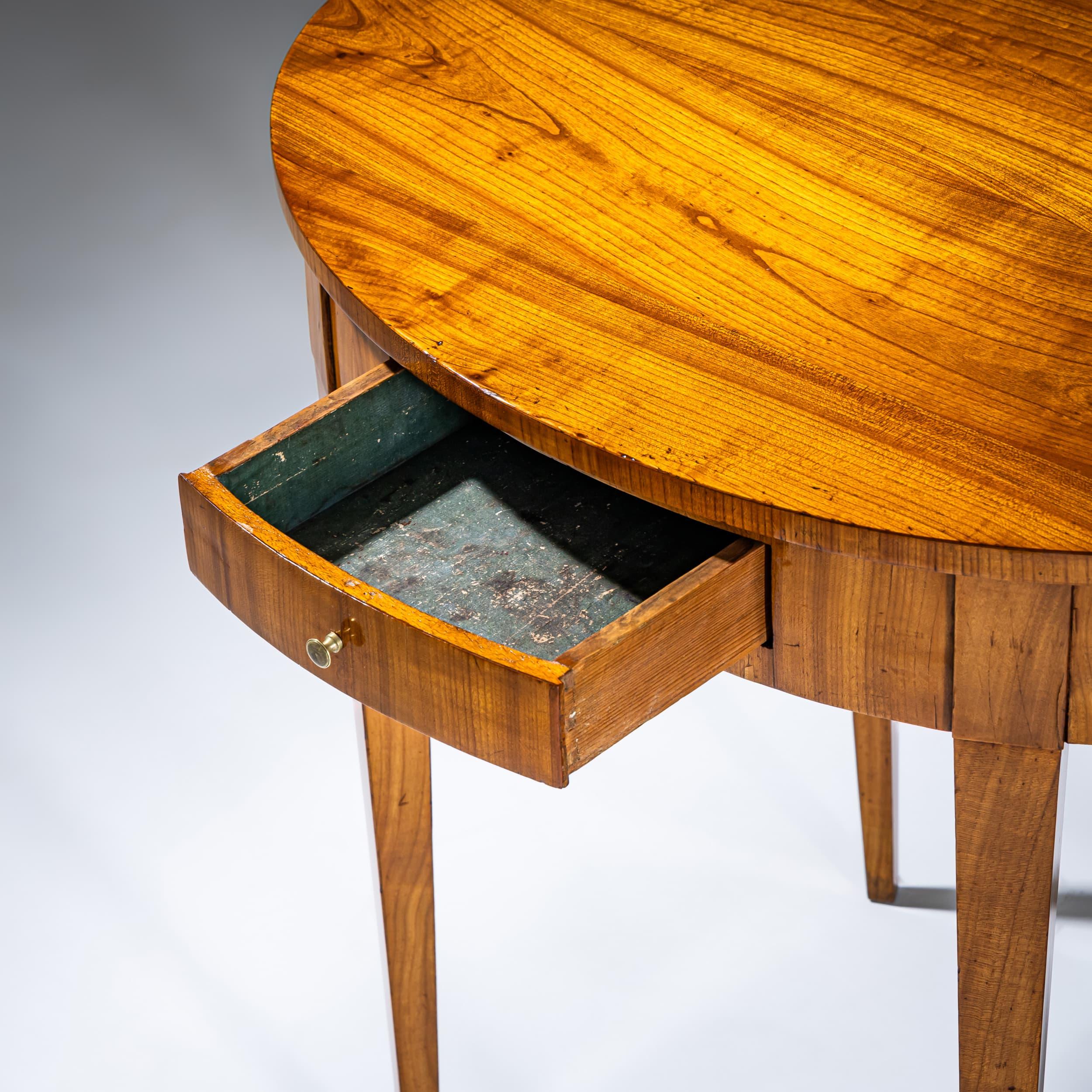 Early 19th Century Biedermeier Salon Table in Cherrywood, Southern Germany For Sale
