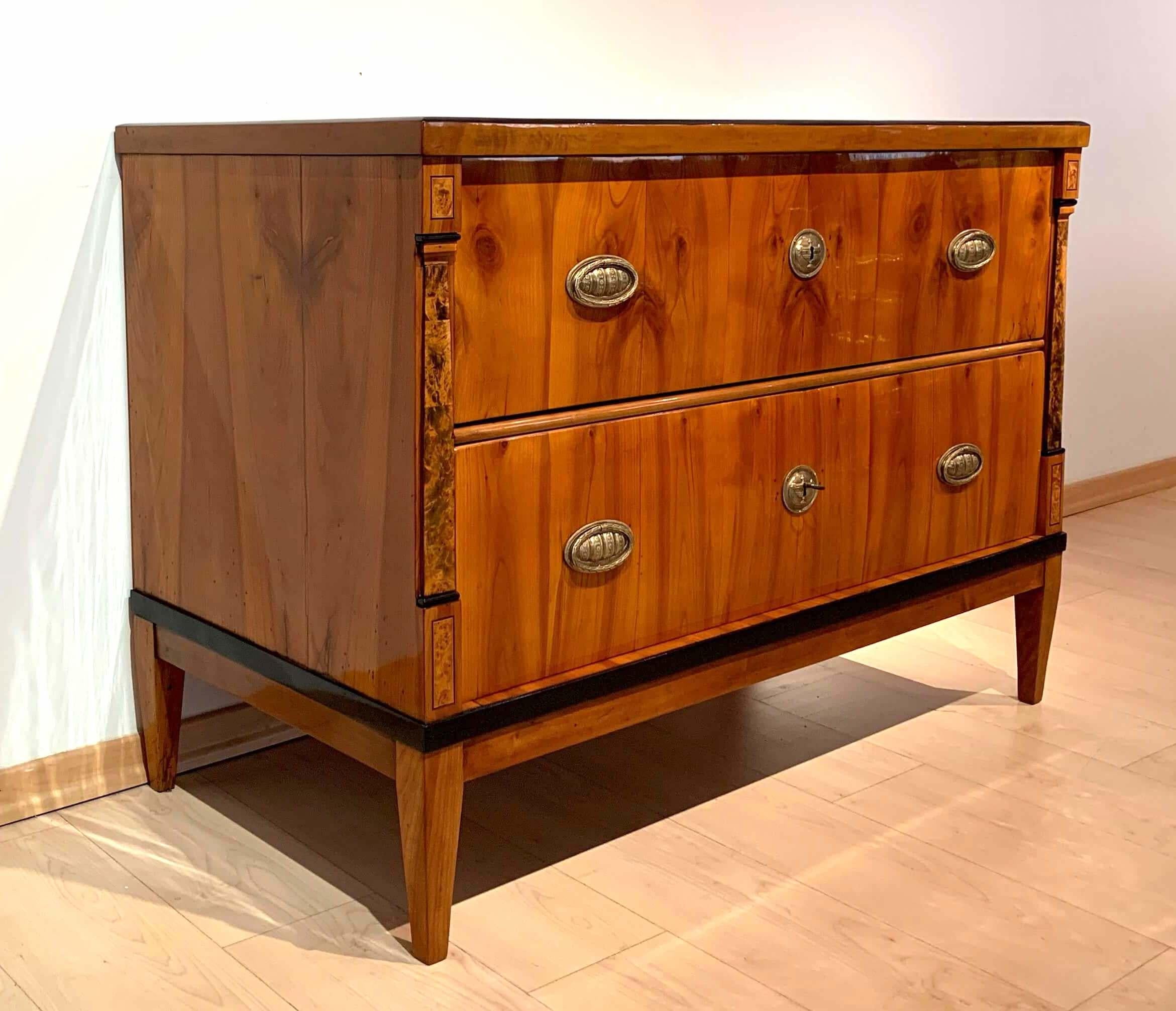 Early 19th Century Biedermeier Saloon Commode, Cherry with Inlays, South Germany circa 1820