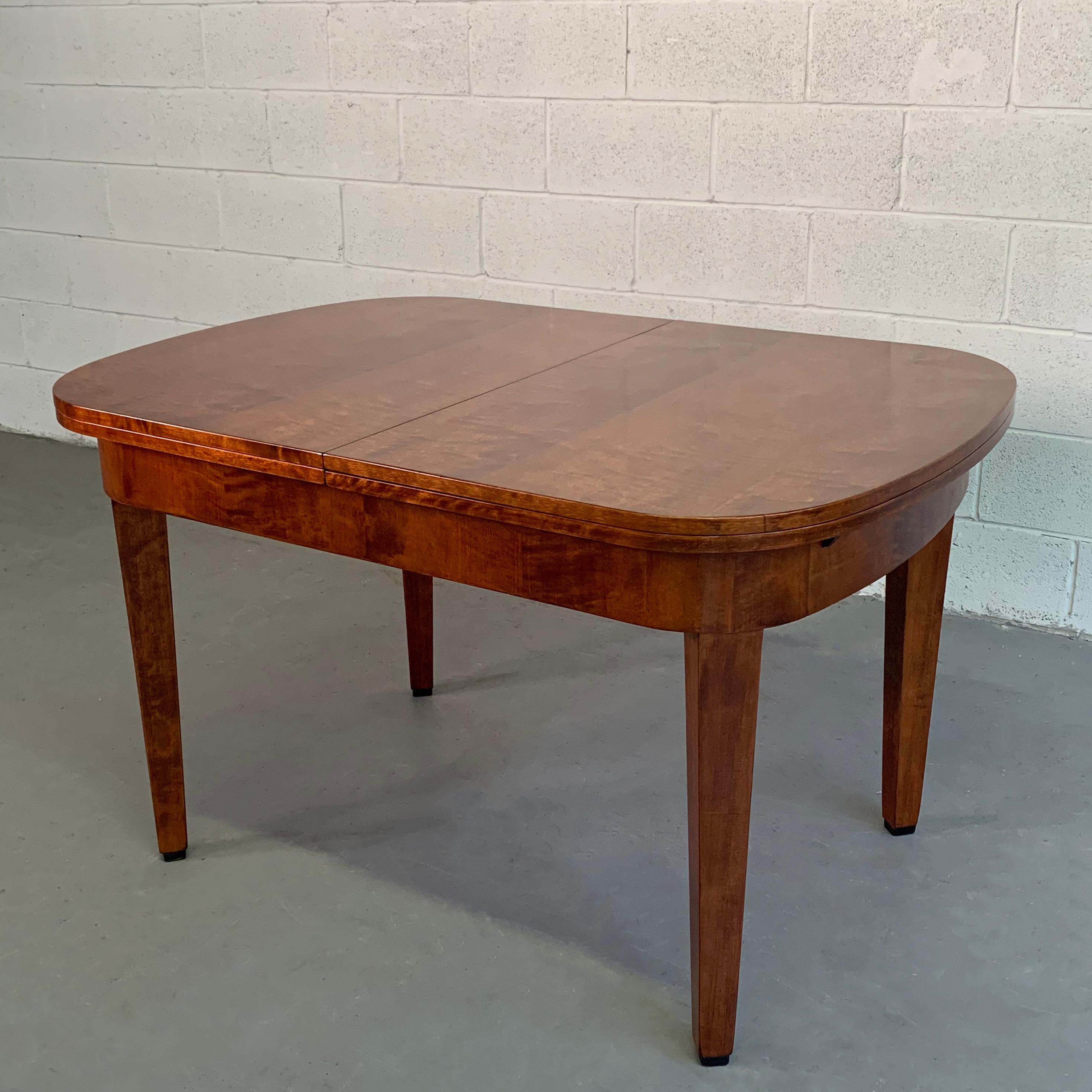 Biedermeier Satinwood Expanding Dining Table by Ruscheweyh Tisch In Good Condition In Brooklyn, NY