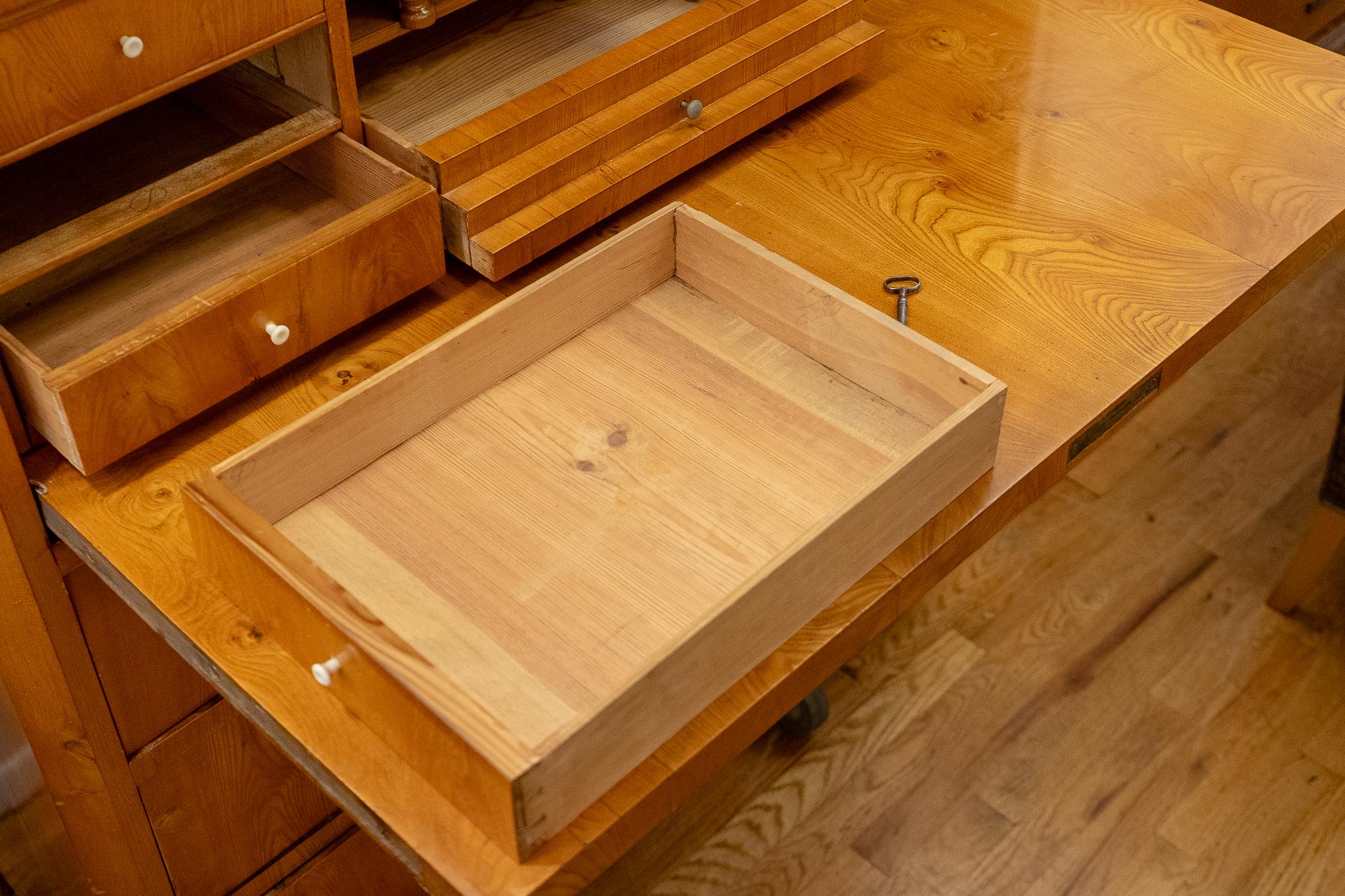 Biedermeier Secretaire en vente 4