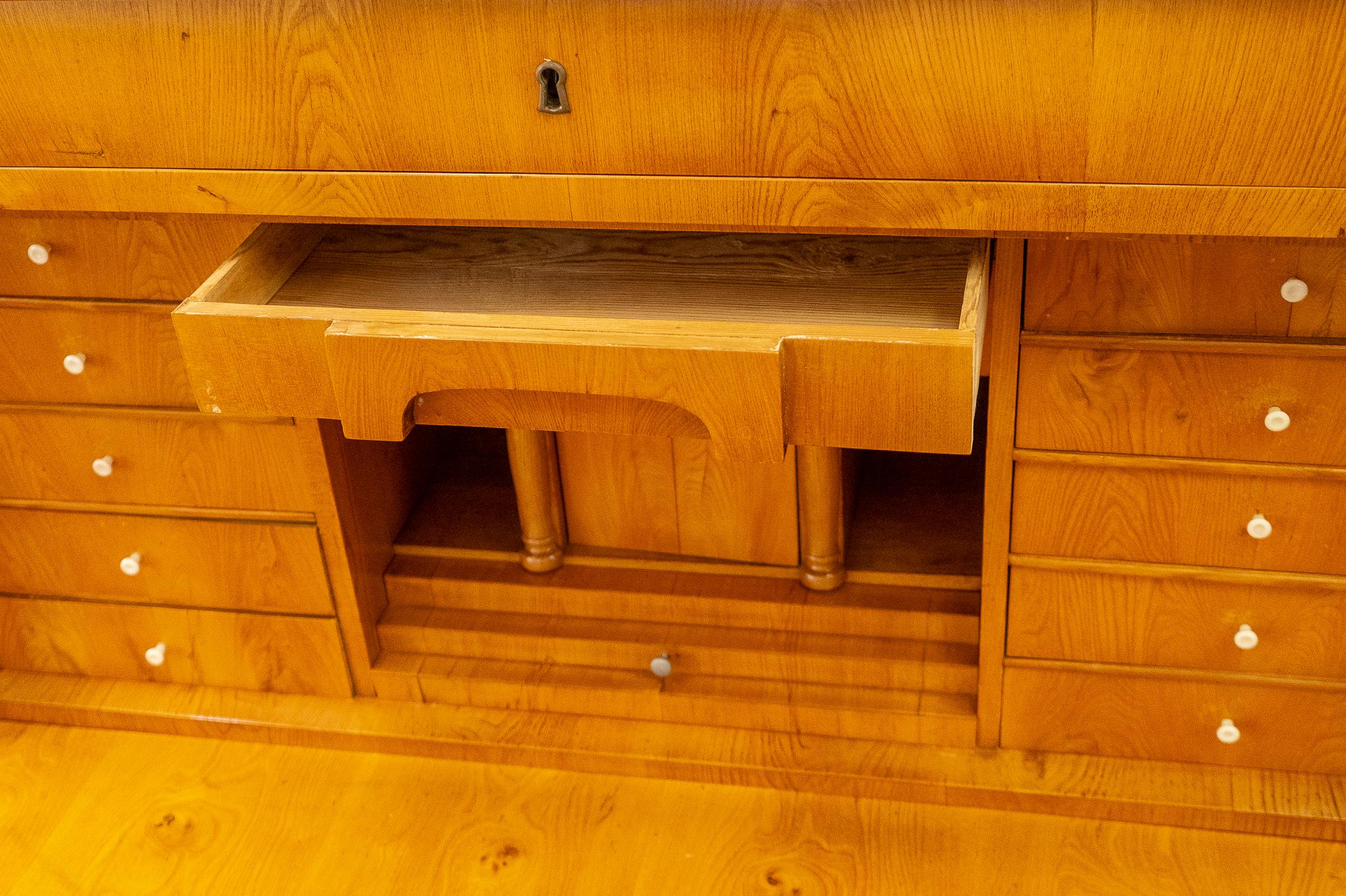 Biedermeier Secretaire en vente 7