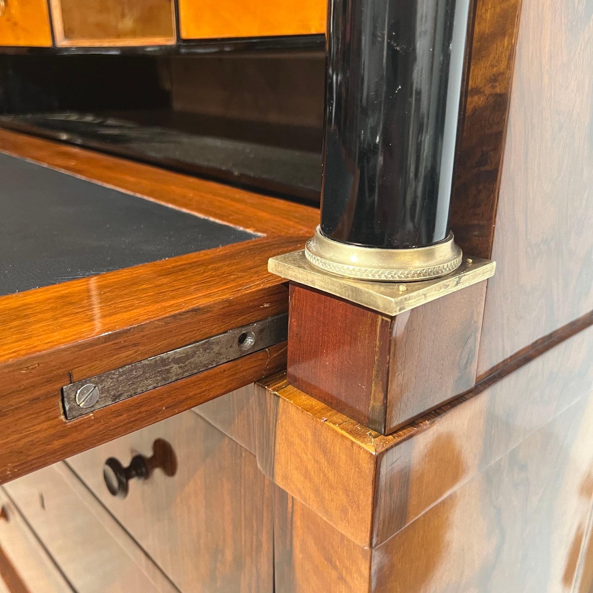 Biedermeier Secretaire, Walnut, Maple, Paw Feet, Austria circa 1820 im Angebot 12