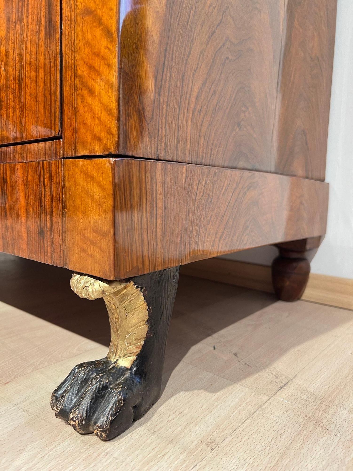 Biedermeier Secretaire, Walnut, Maple, Paw Feet, Austria circa 1820 (Österreichisch) im Angebot