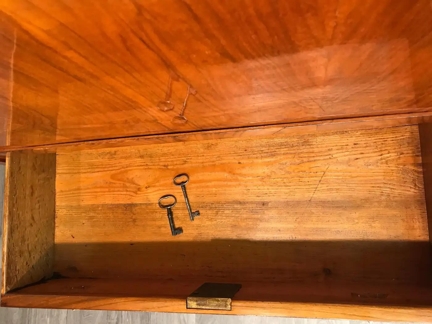 Biedermeier-Schreibtisch, 1820 (Deutsch) im Angebot