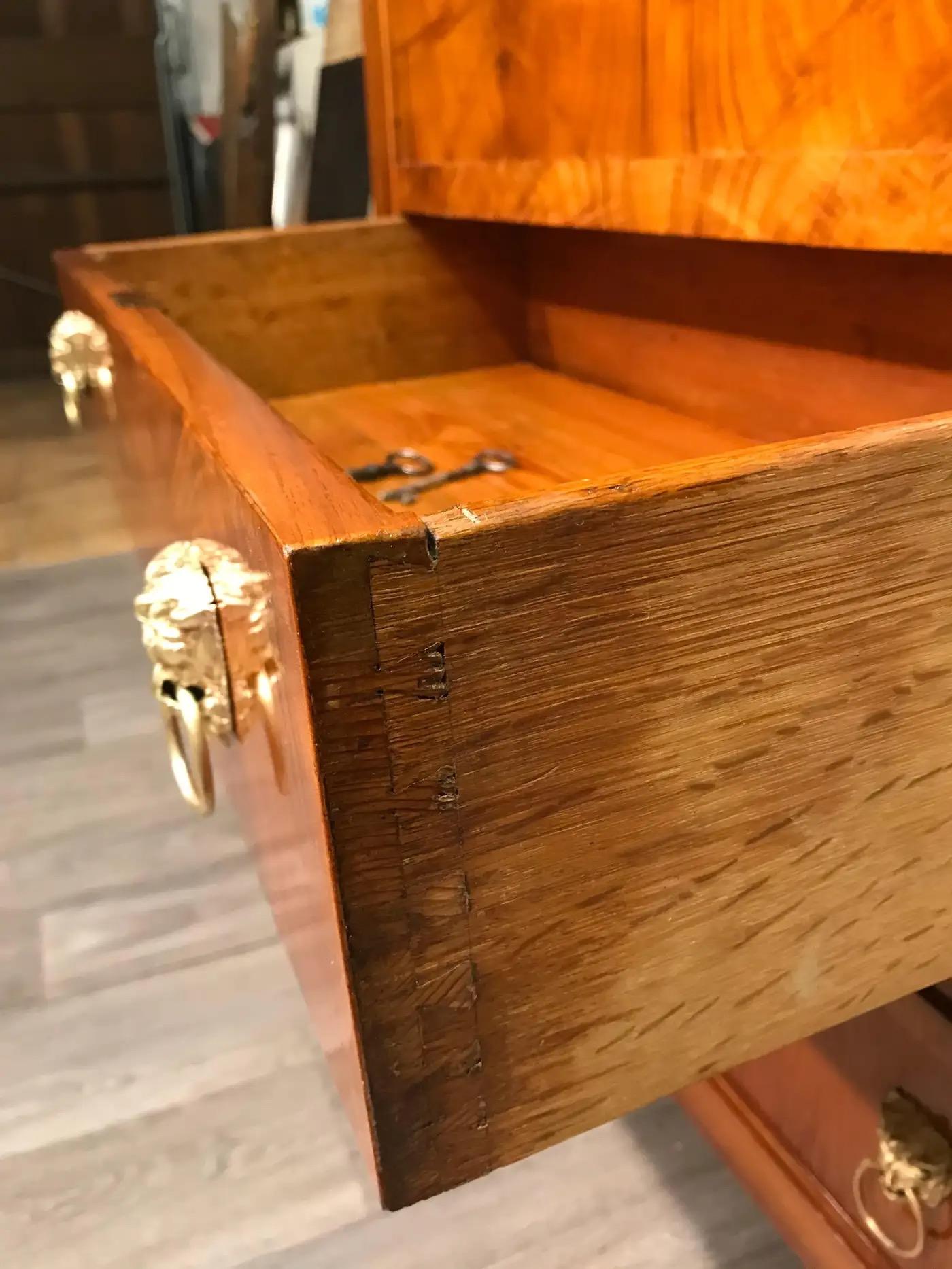 Biedermeier-Schreibtisch, 1820 im Angebot 1