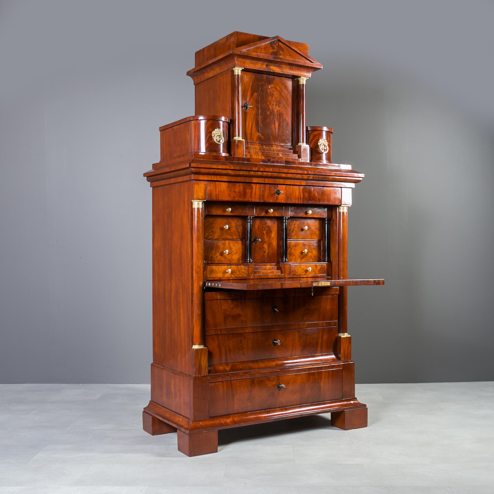 Biedermeier-Sekretärschreibtisch, Deutschland, 19. (Kiefernholz) im Angebot