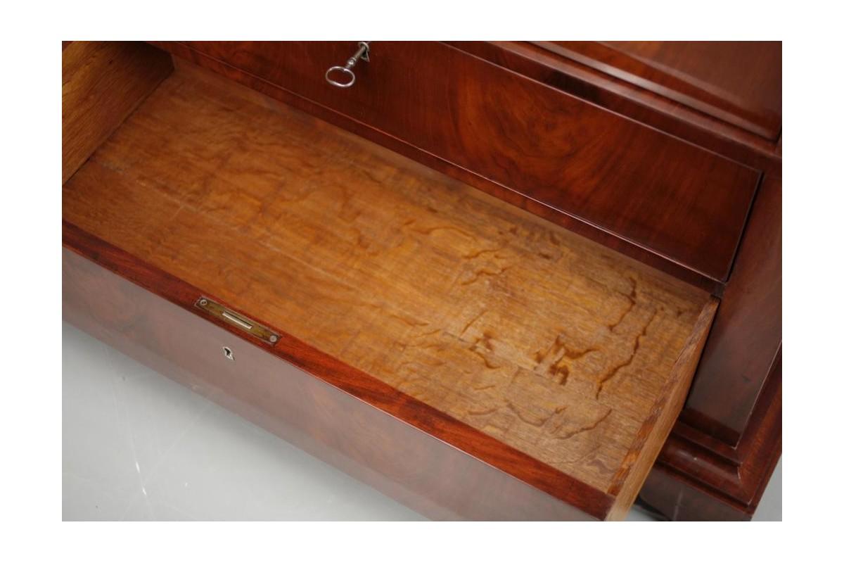 Milieu du XIXe siècle Secrétaire Biedermeier, Europe du Nord, vers 1860. en vente