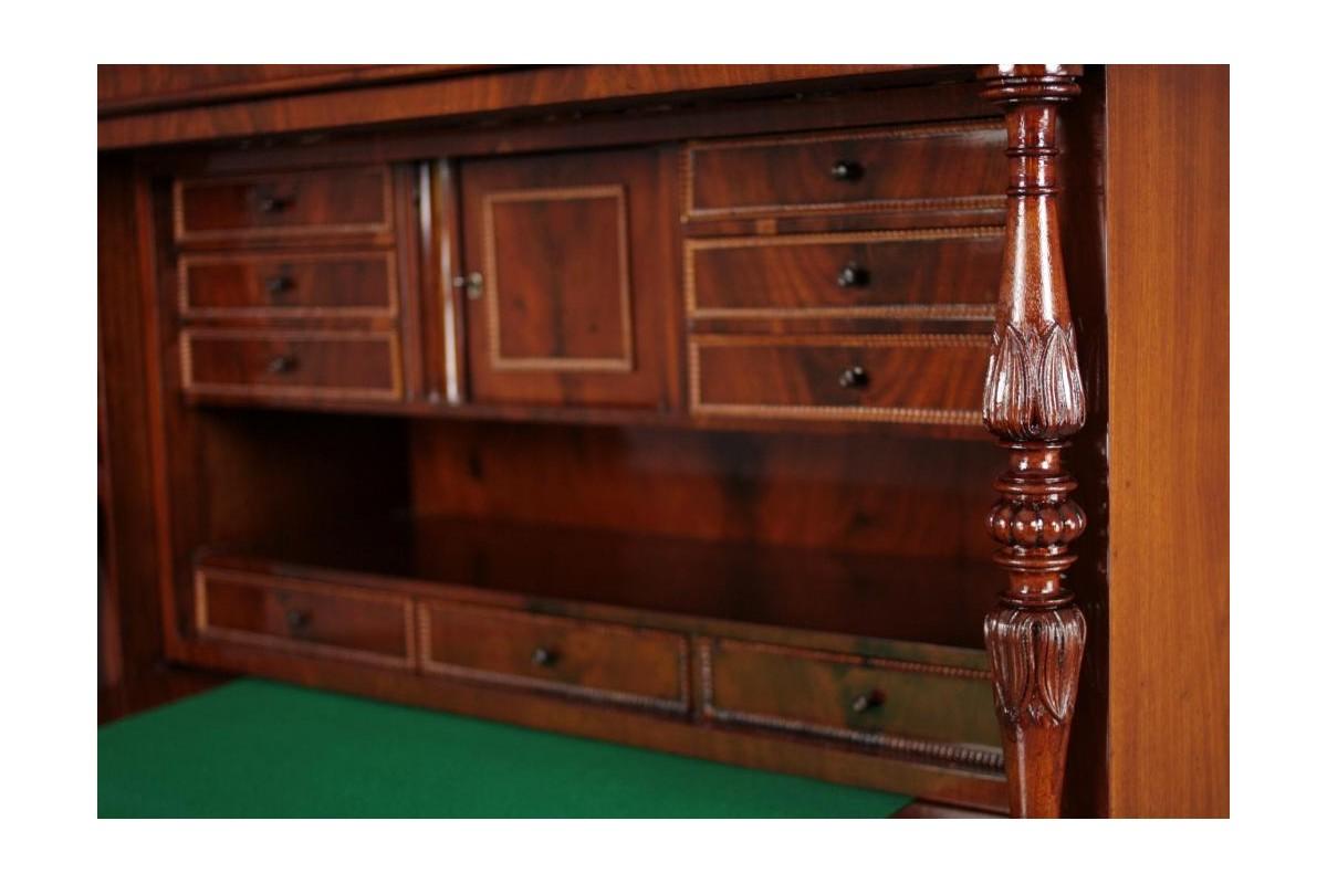 Noyer Secrétaire Biedermeier, Europe du Nord, vers 1860. en vente