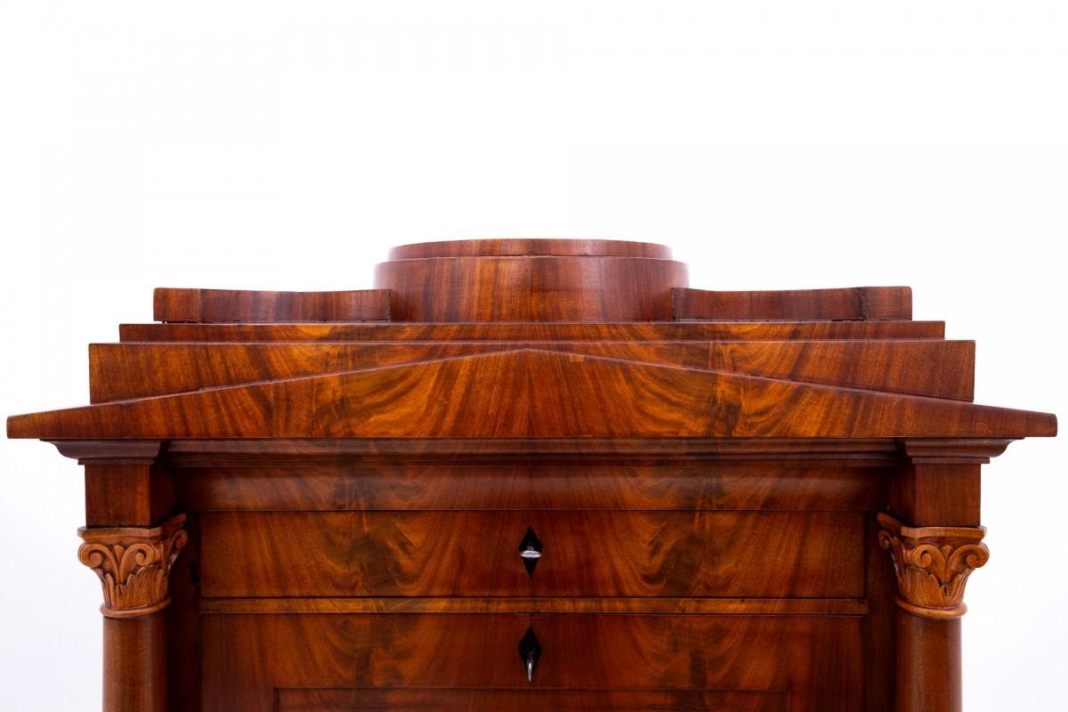 Biedermeier-Sekretär, Westeuropa, um 1840. im Angebot 5
