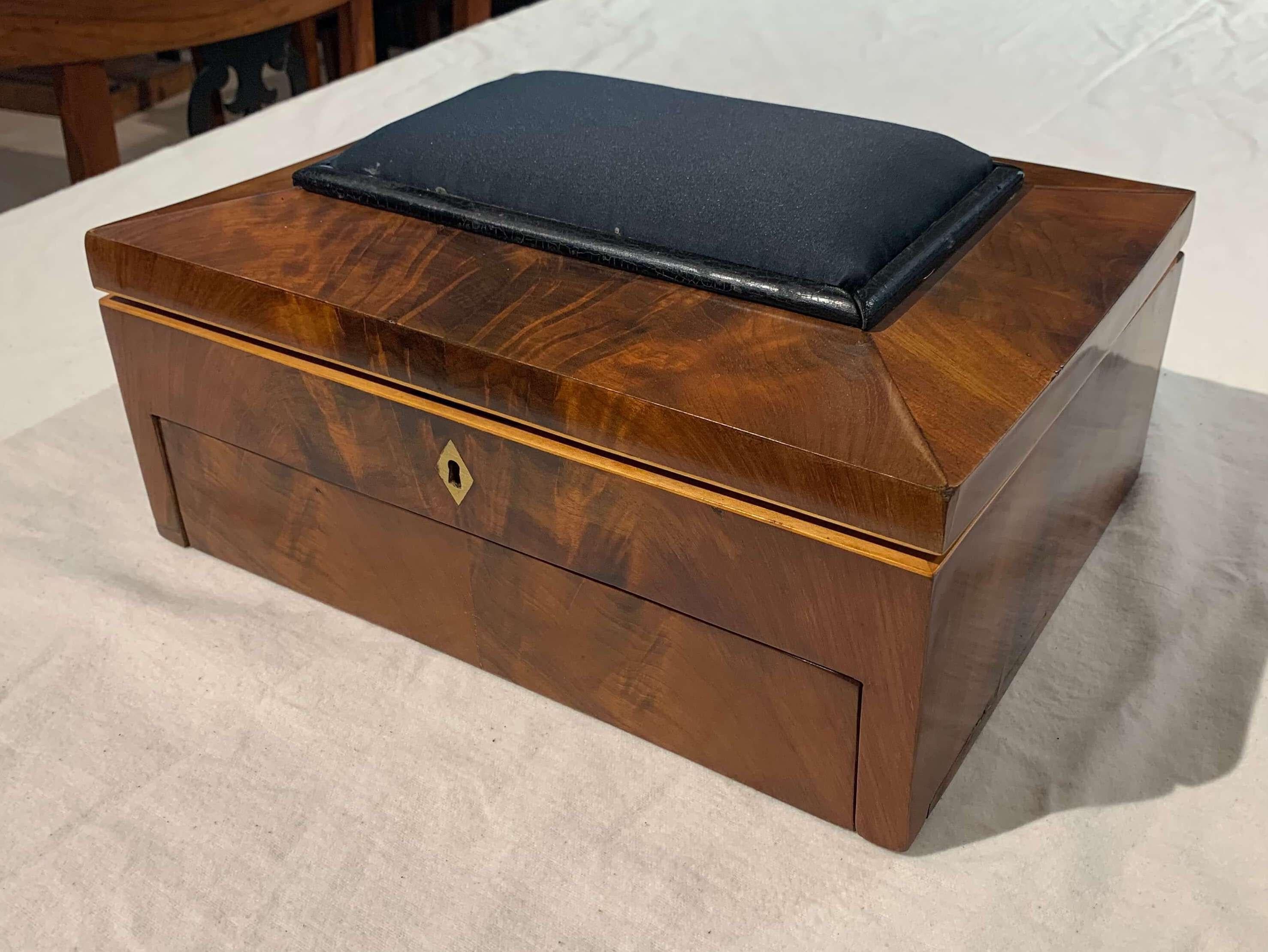 Biedermeier Sewing Box, Mahogany, Drawer Needle Cushion, France, circa 1820 4