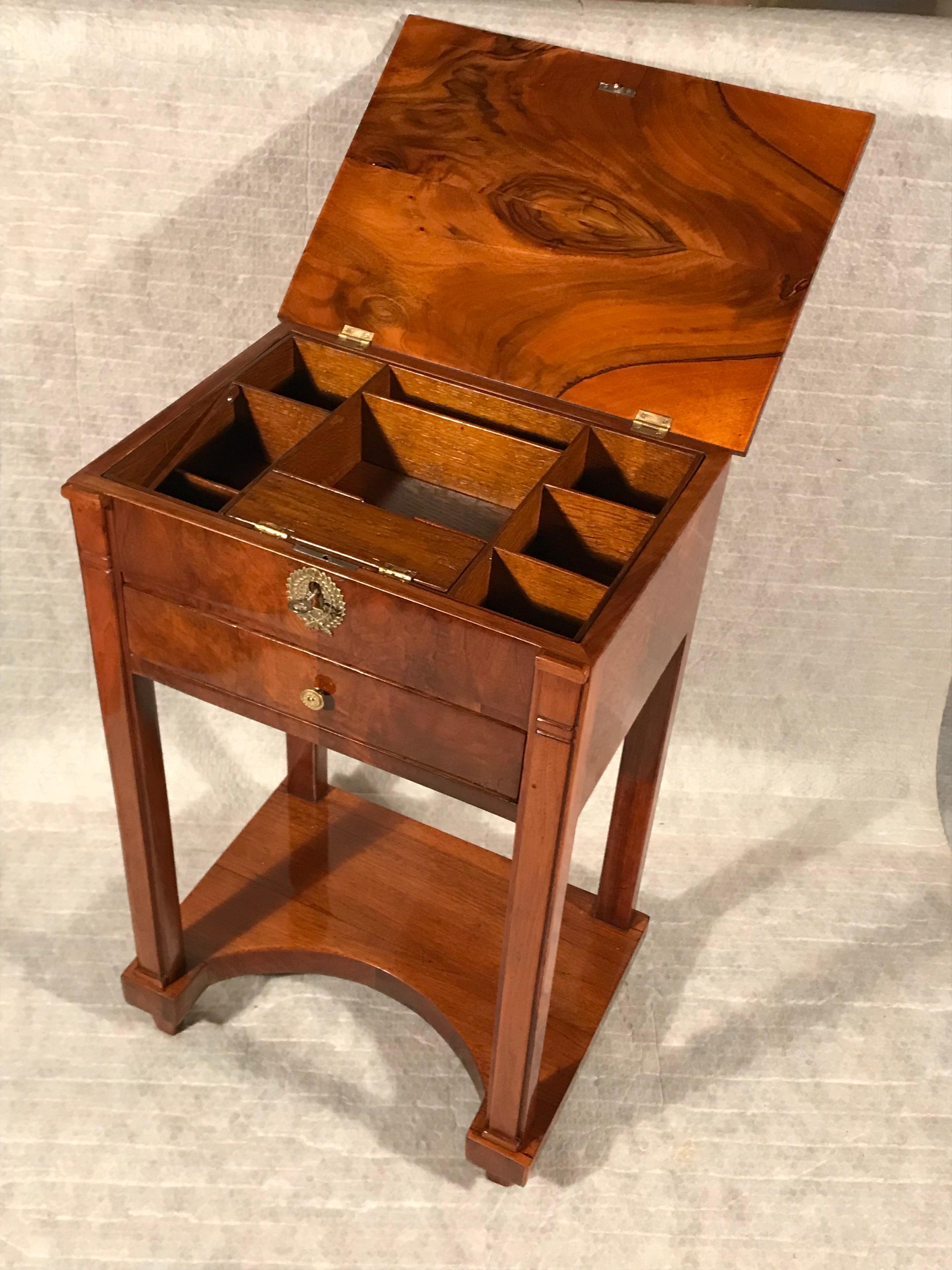 Veneer Biedermeier Sewing or Side Table, Germany, 1820, Walnut For Sale