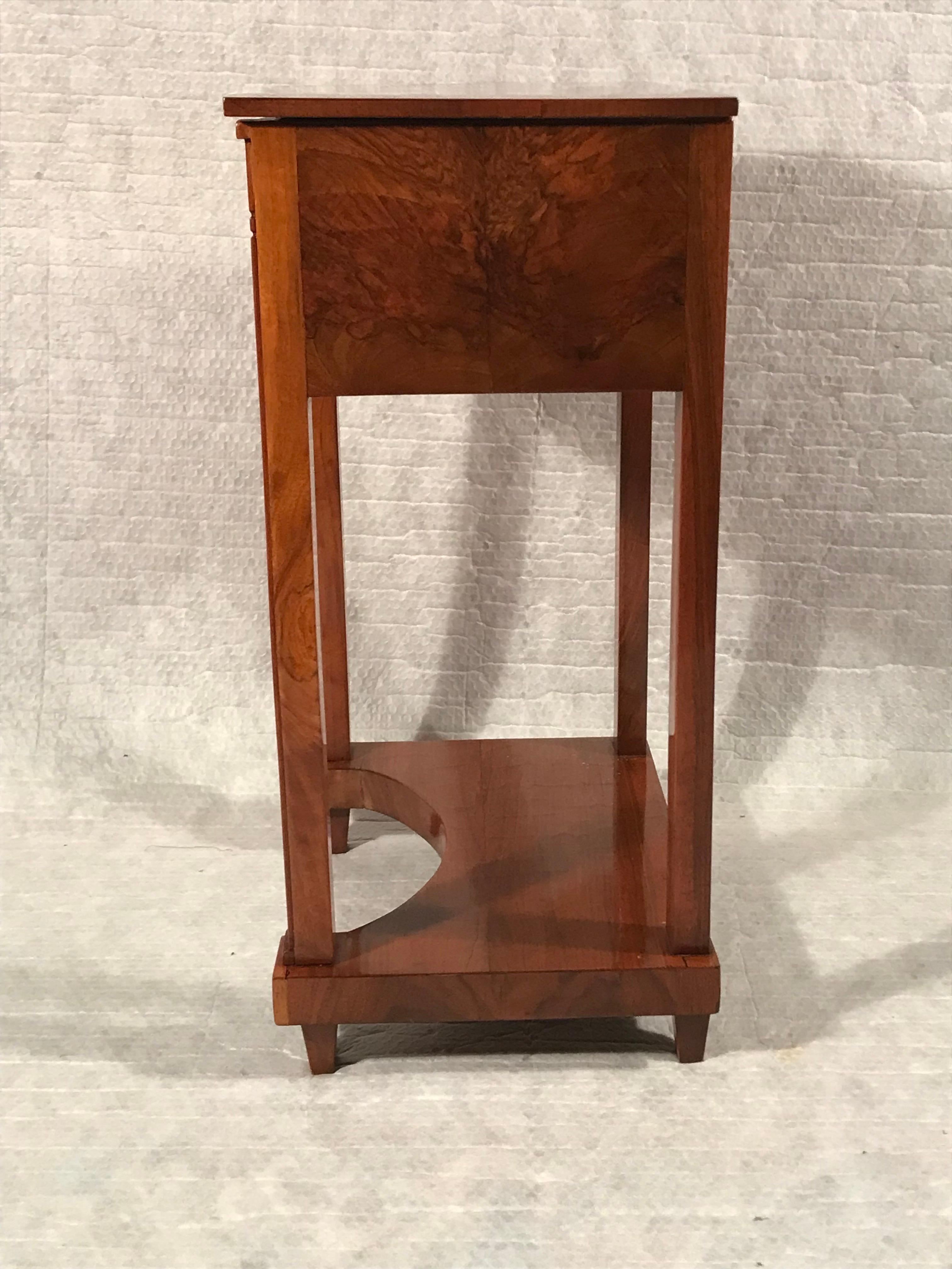 Early 19th Century Biedermeier Sewing or Side Table, Germany, 1820, Walnut For Sale