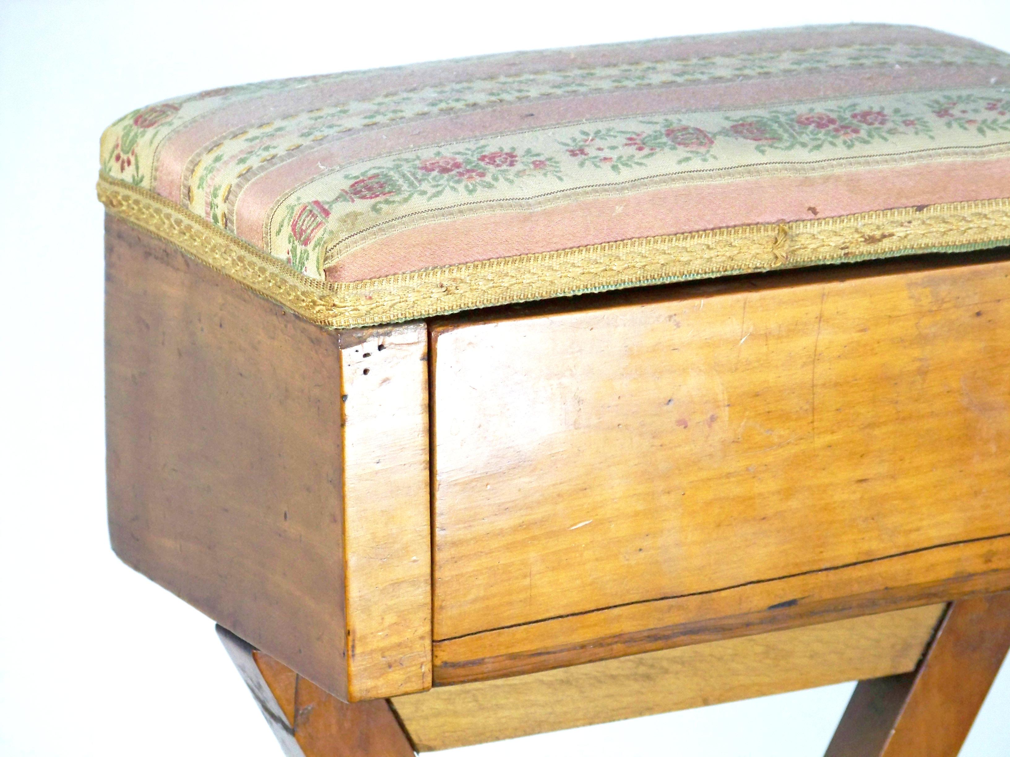 Biedermeier Sewing Table, 1830ca 2