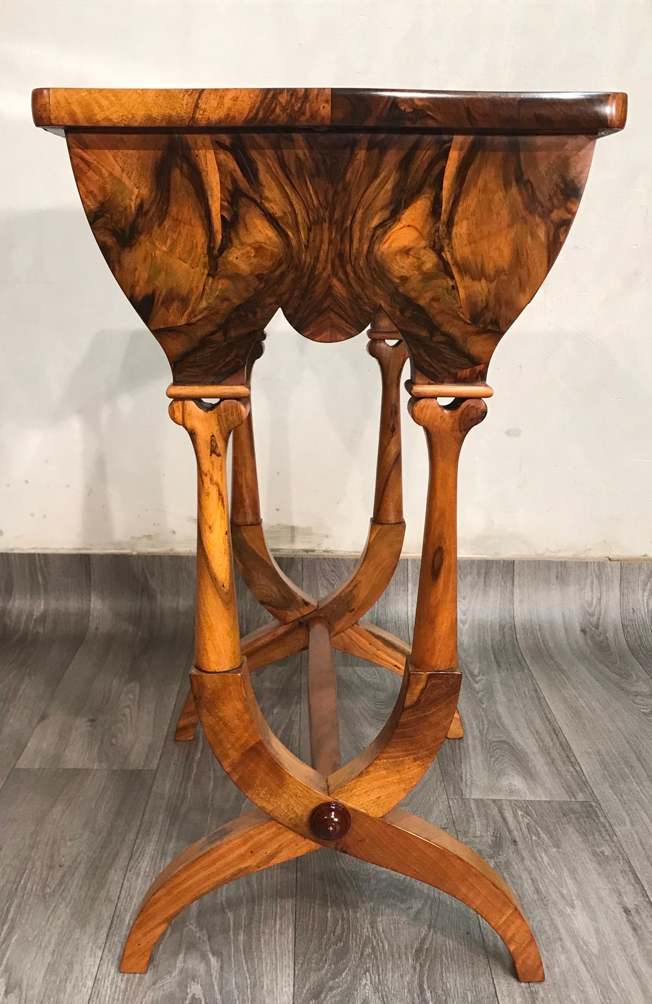 Biedermeier Sewing Table, Austria 1820, Walnut 7