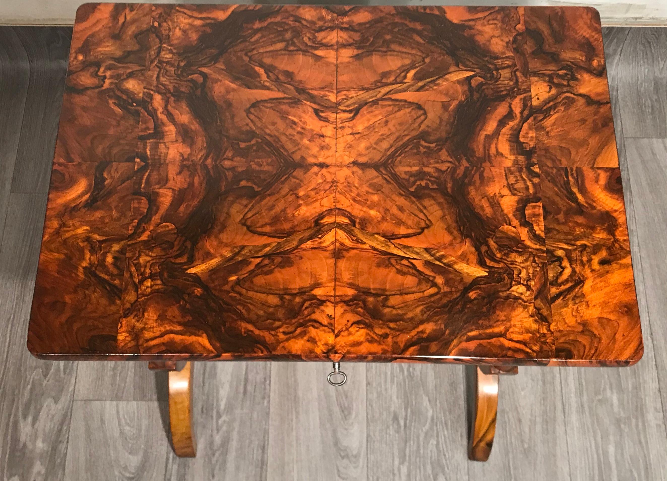 Biedermeier Sewing Table, Austria 1820, Walnut 9