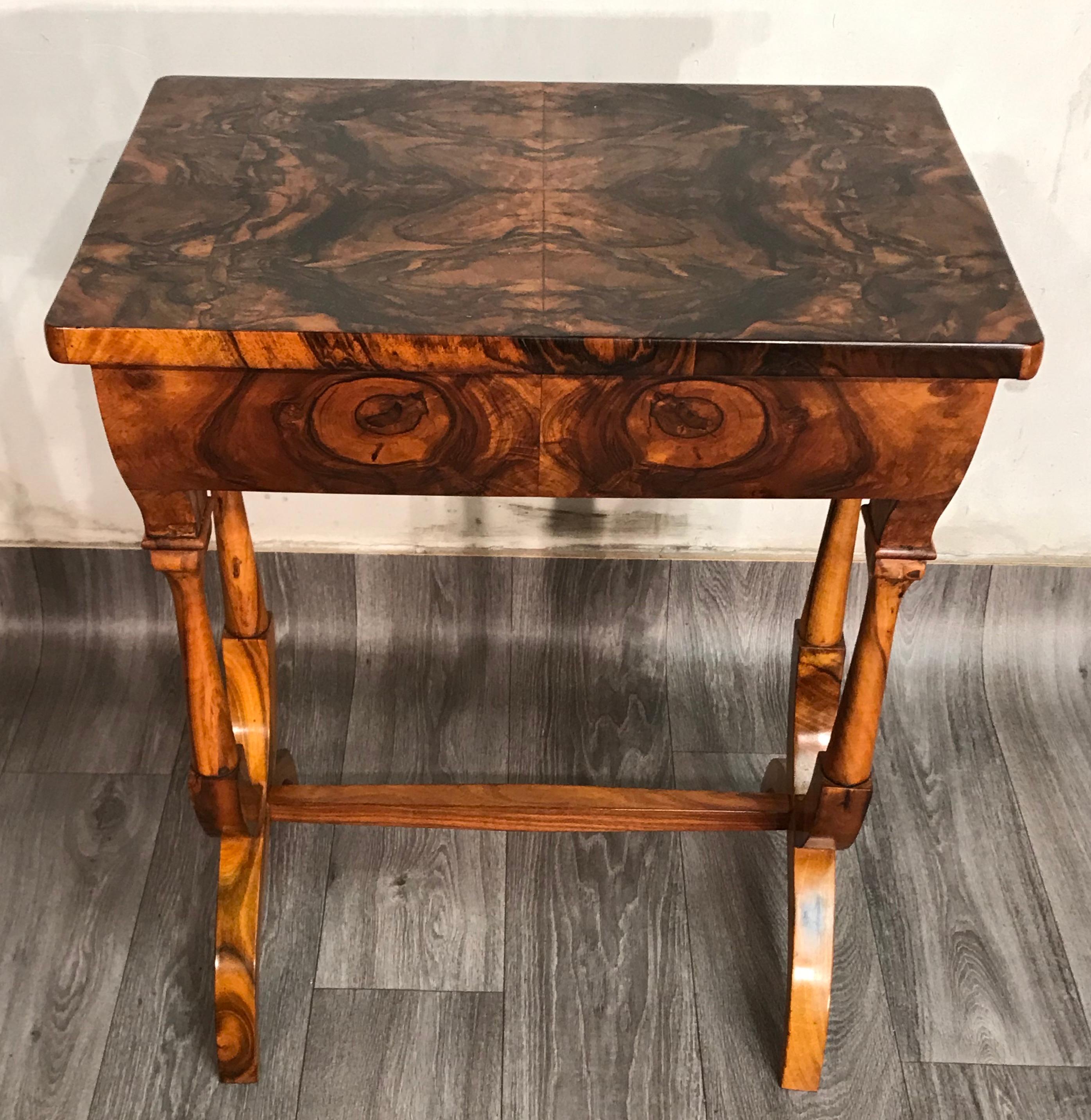 Biedermeier Sewing Table, Austria 1820, Walnut 3