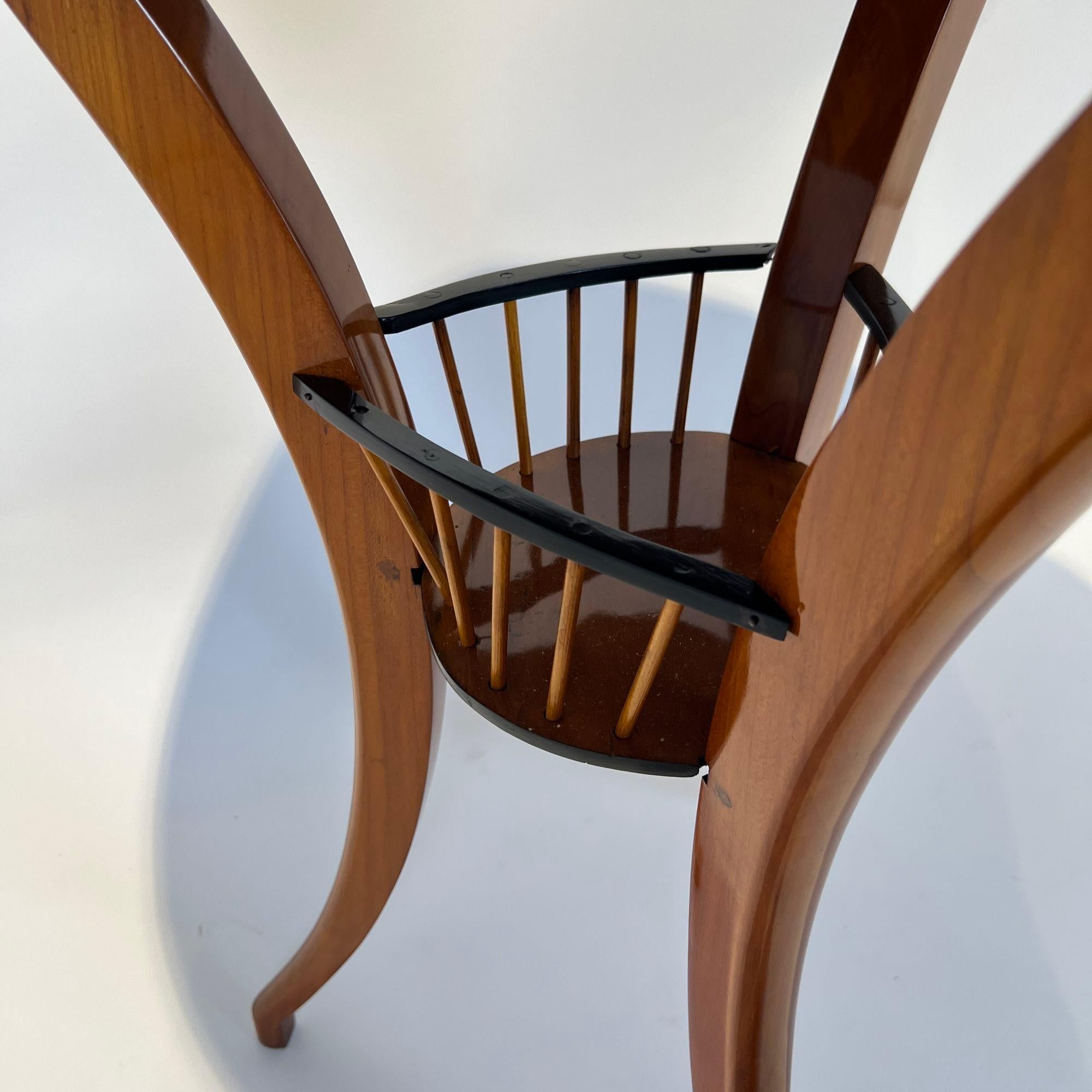 Biedermeier Sewing Table, Cherry Wood, South Germany circa 1820 For Sale 8