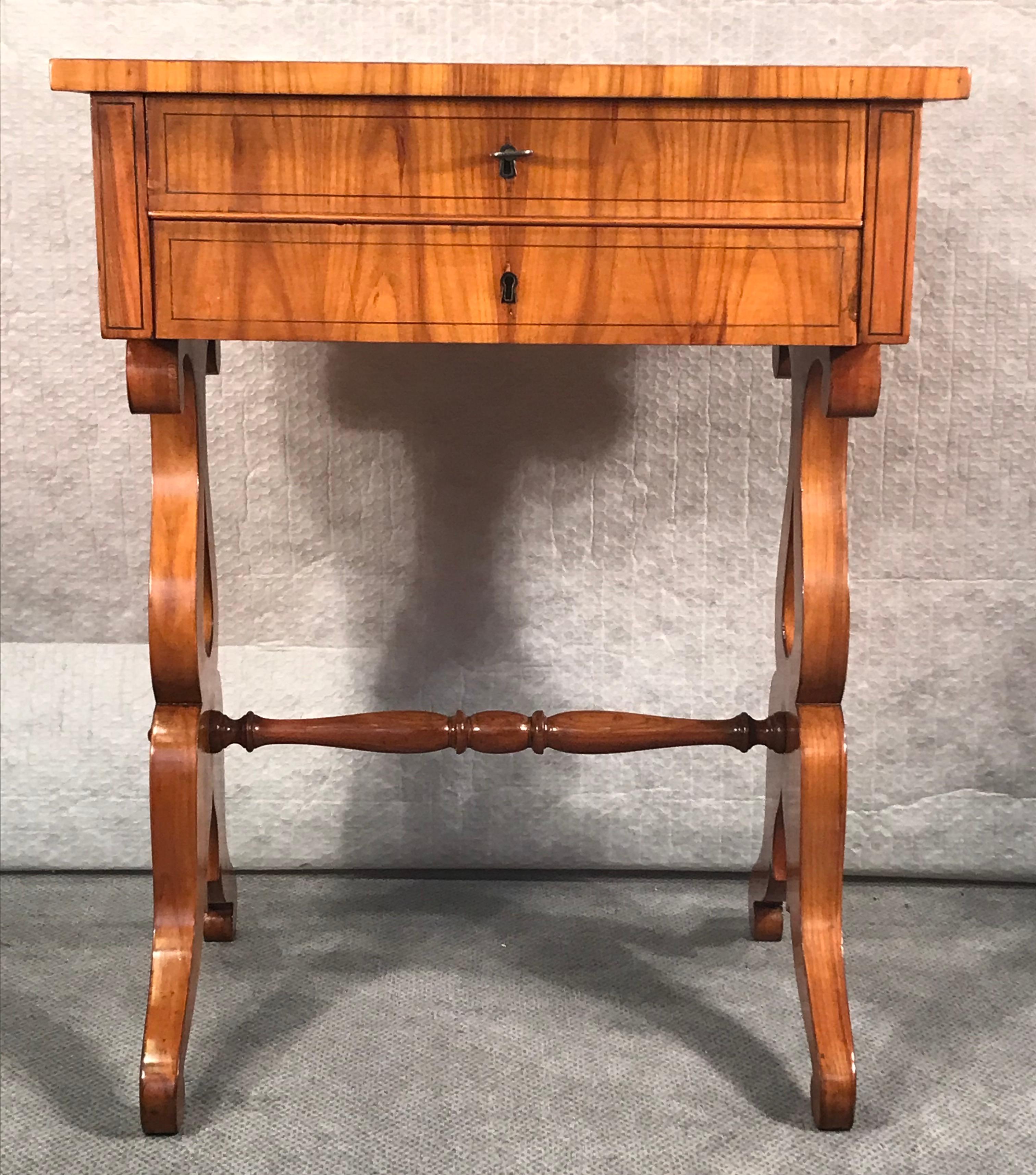 Biedermeier Sewing Table, South German 1820, Cherrywood For Sale 4