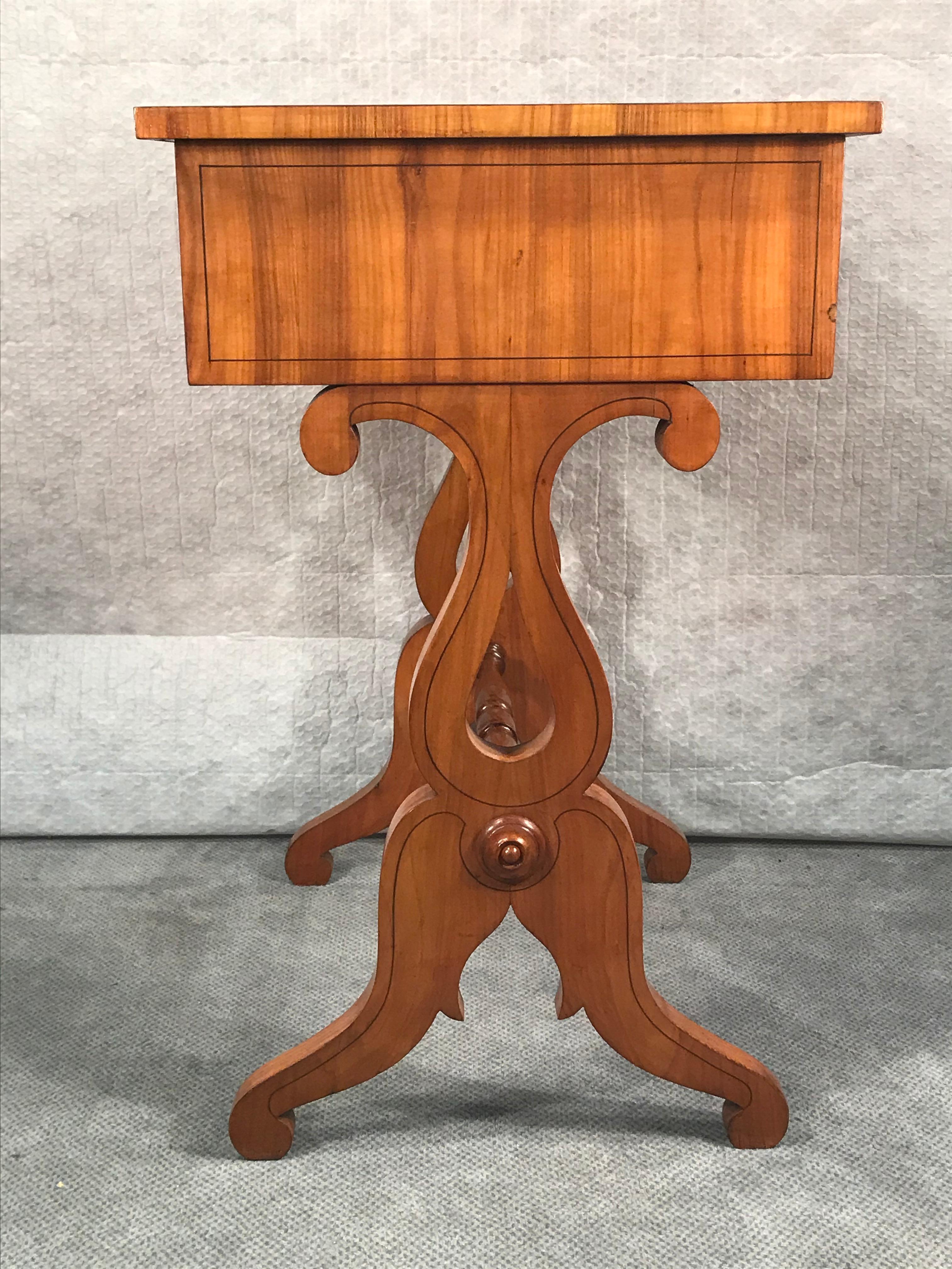 Biedermeier Sewing Table, South German 1820, Cherrywood For Sale 2
