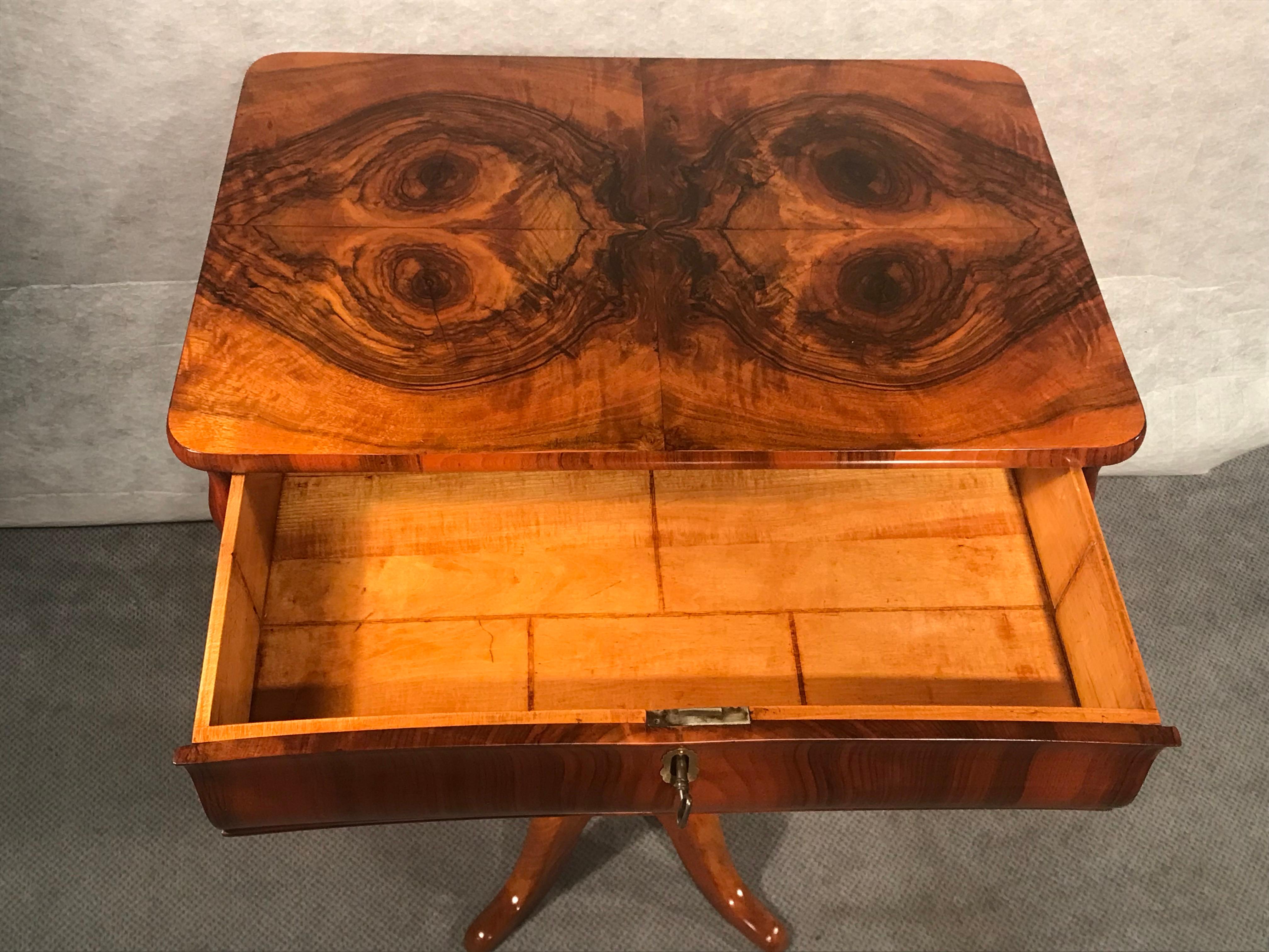 Walnut Biedermeier Sewing Table, South Germany, 1830 For Sale