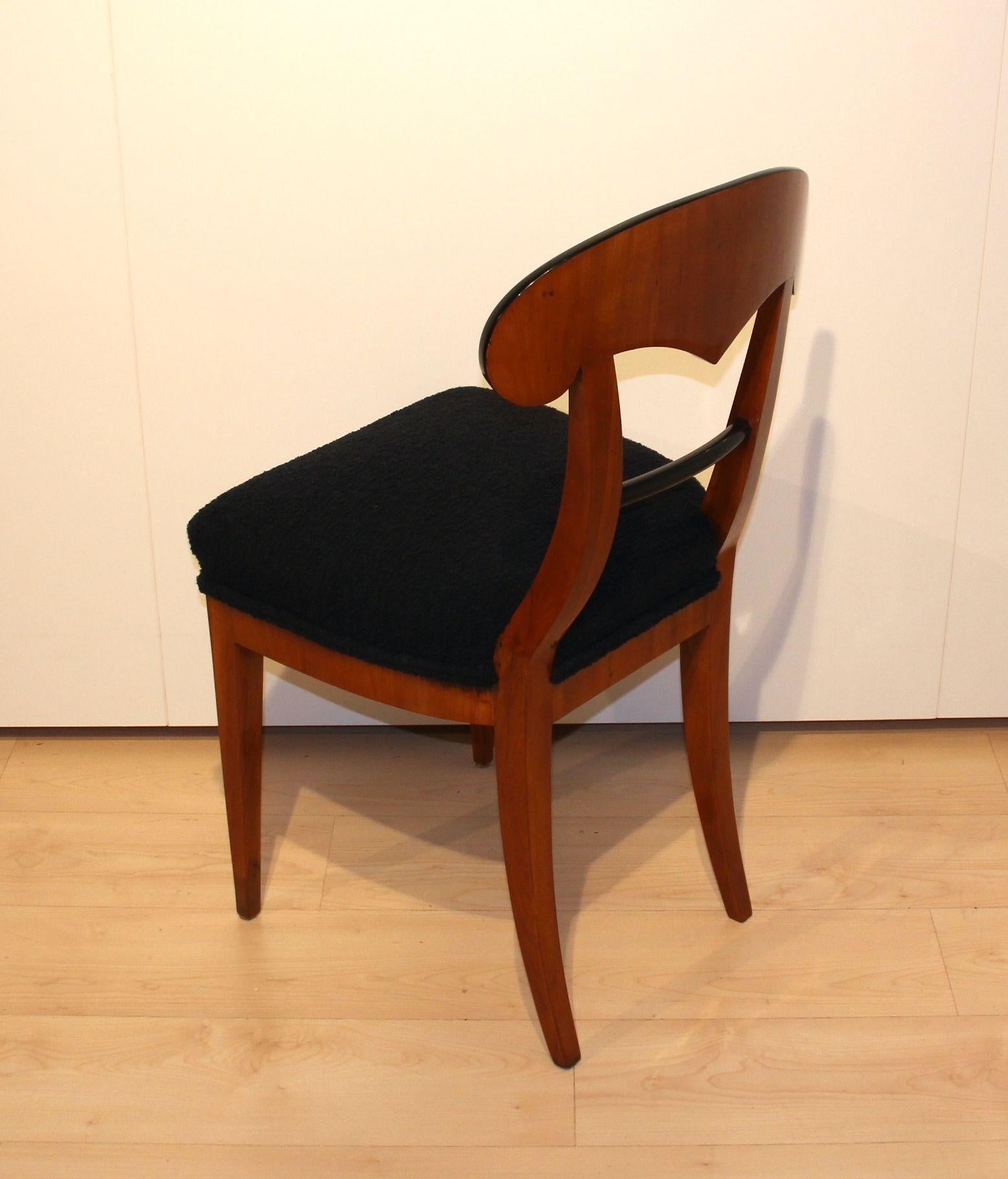 Biedermeier Shovel Chair, Cherry Veneer, South Germany circa 1820 For Sale 3