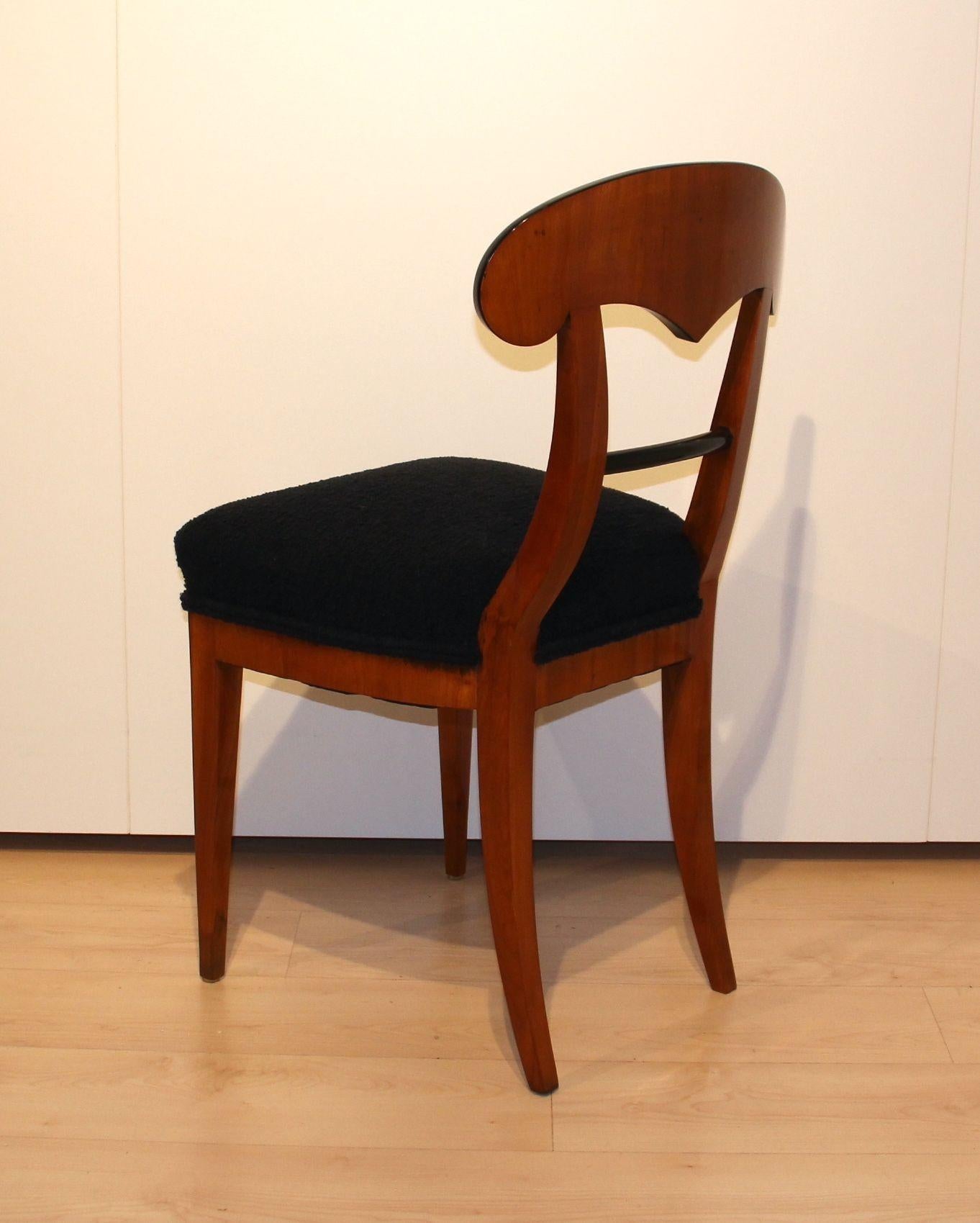 Biedermeier Shovel Chair, Cherry Veneer, South Germany circa 1820 For Sale 4