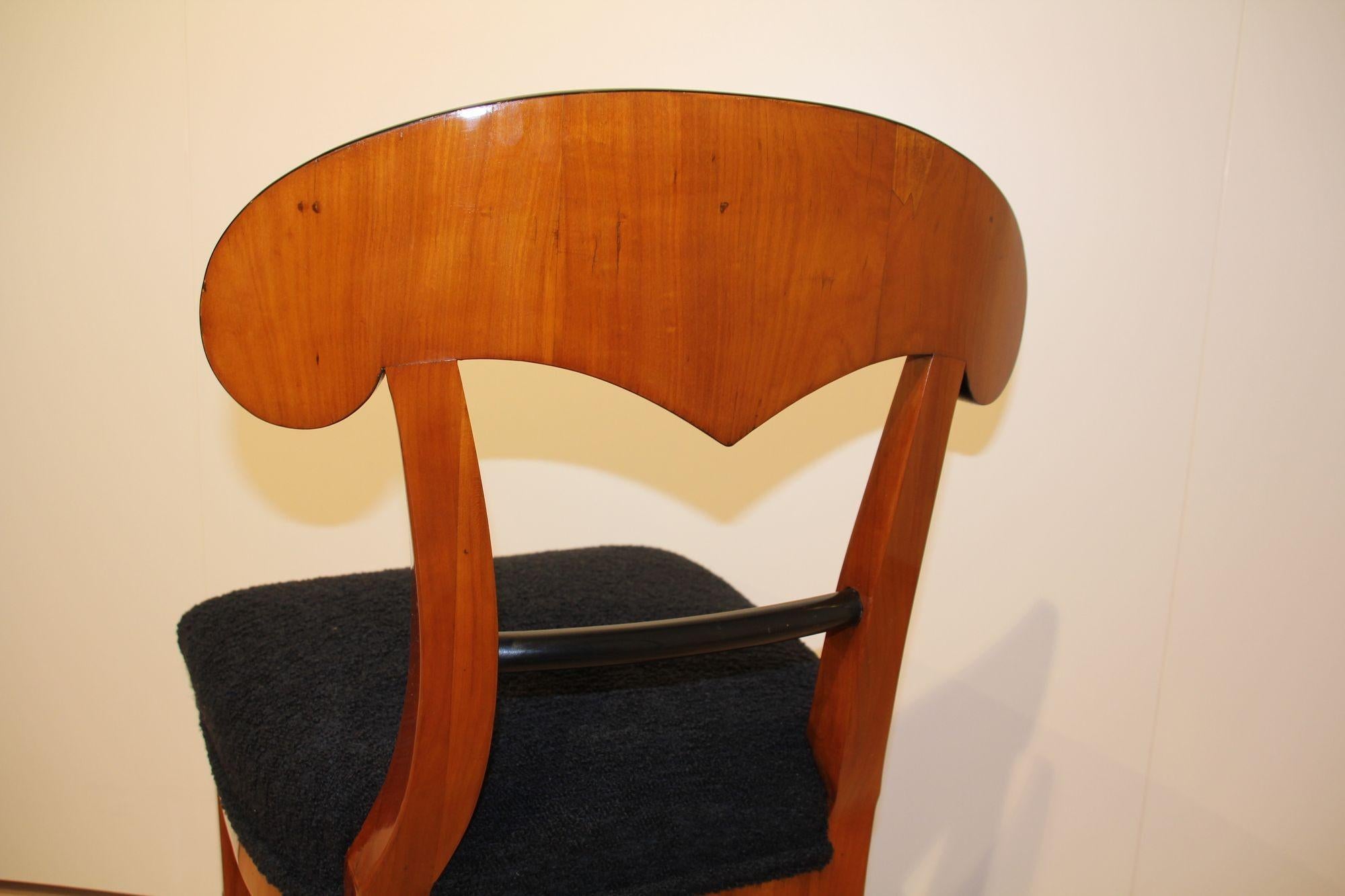 Biedermeier Shovel Chair, Cherry Veneer, South Germany circa 1820 For Sale 7