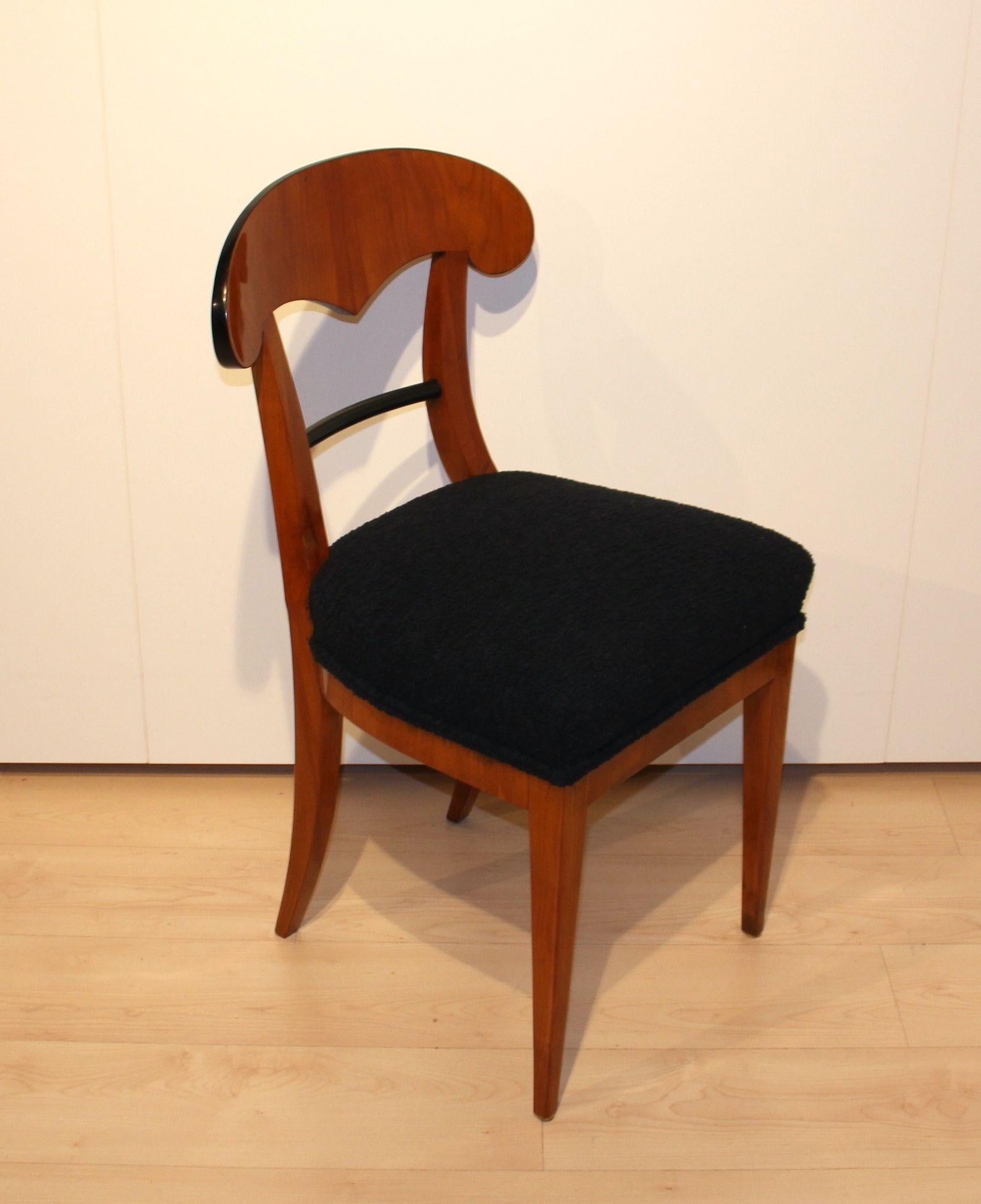 Biedermeier Shovel Chair, Cherry Veneer, South Germany circa 1820 In Good Condition For Sale In Regensburg, DE