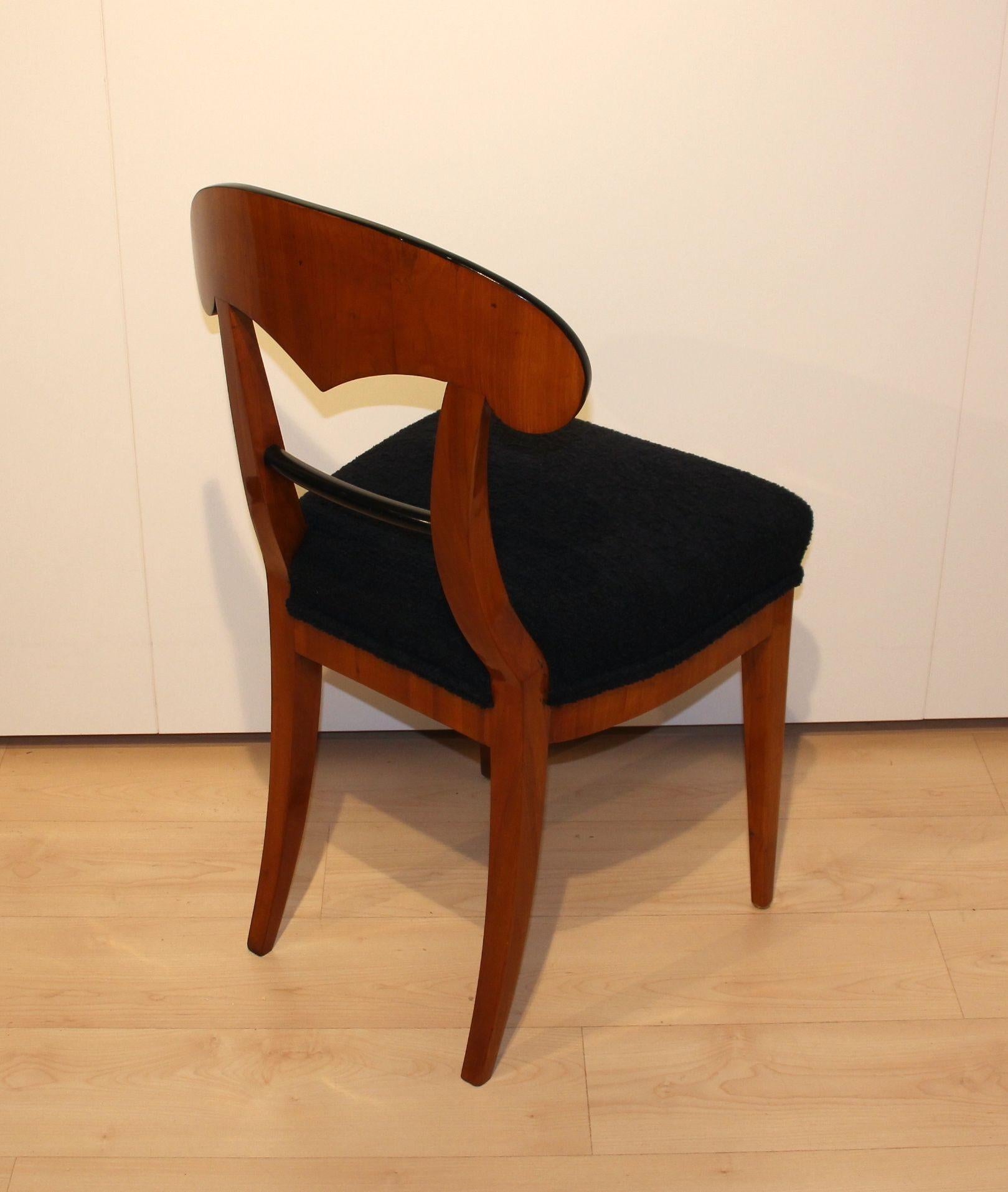 Bouclé Biedermeier Shovel Chair, Cherry Veneer, South Germany circa 1820 For Sale