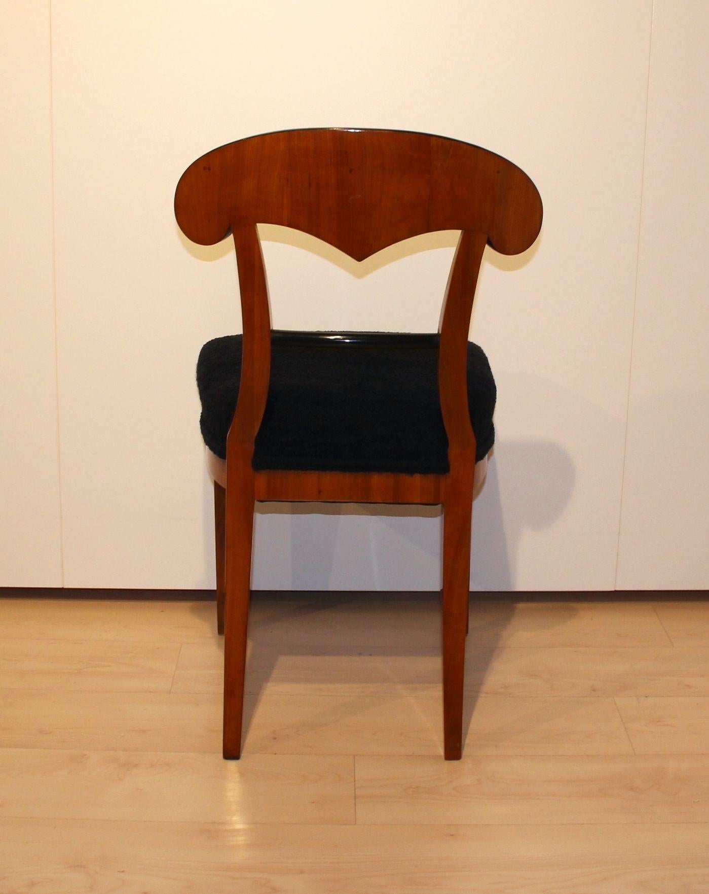 Biedermeier Shovel Chair, Cherry Veneer, South Germany circa 1820 For Sale 1