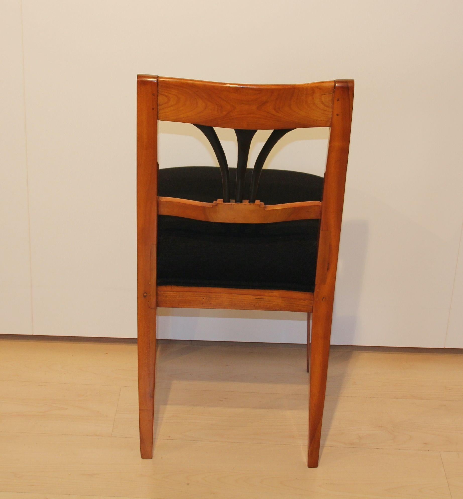 Biedermeier Side Chair, Cherry Wood, South Germany circa 1830 For Sale 1