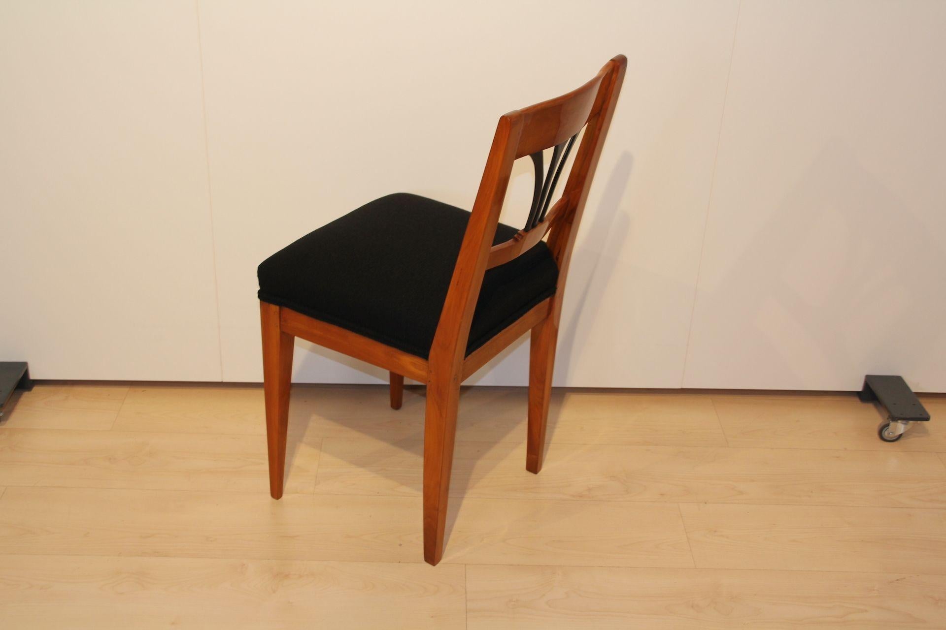 Biedermeier Side Chair, Cherry Wood, South Germany circa 1830 For Sale 2