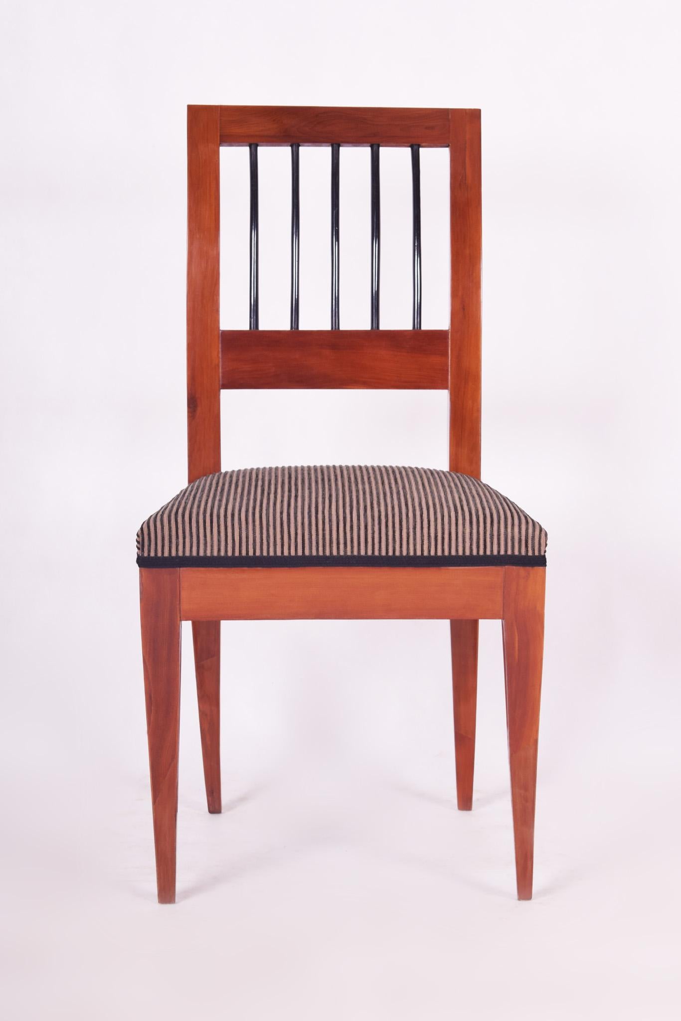 19th Century Biedermeier Side Chair Made in 1820s Austria, Restored Yew For Sale
