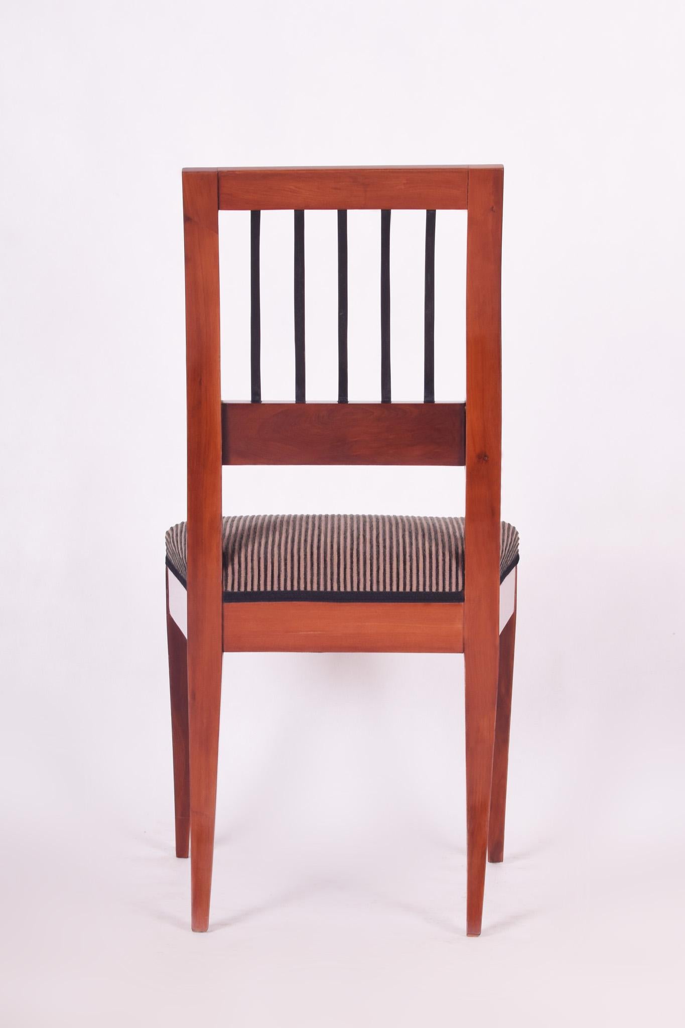 Biedermeier Side Chair Made in 1820s Austria, Restored Yew For Sale 2