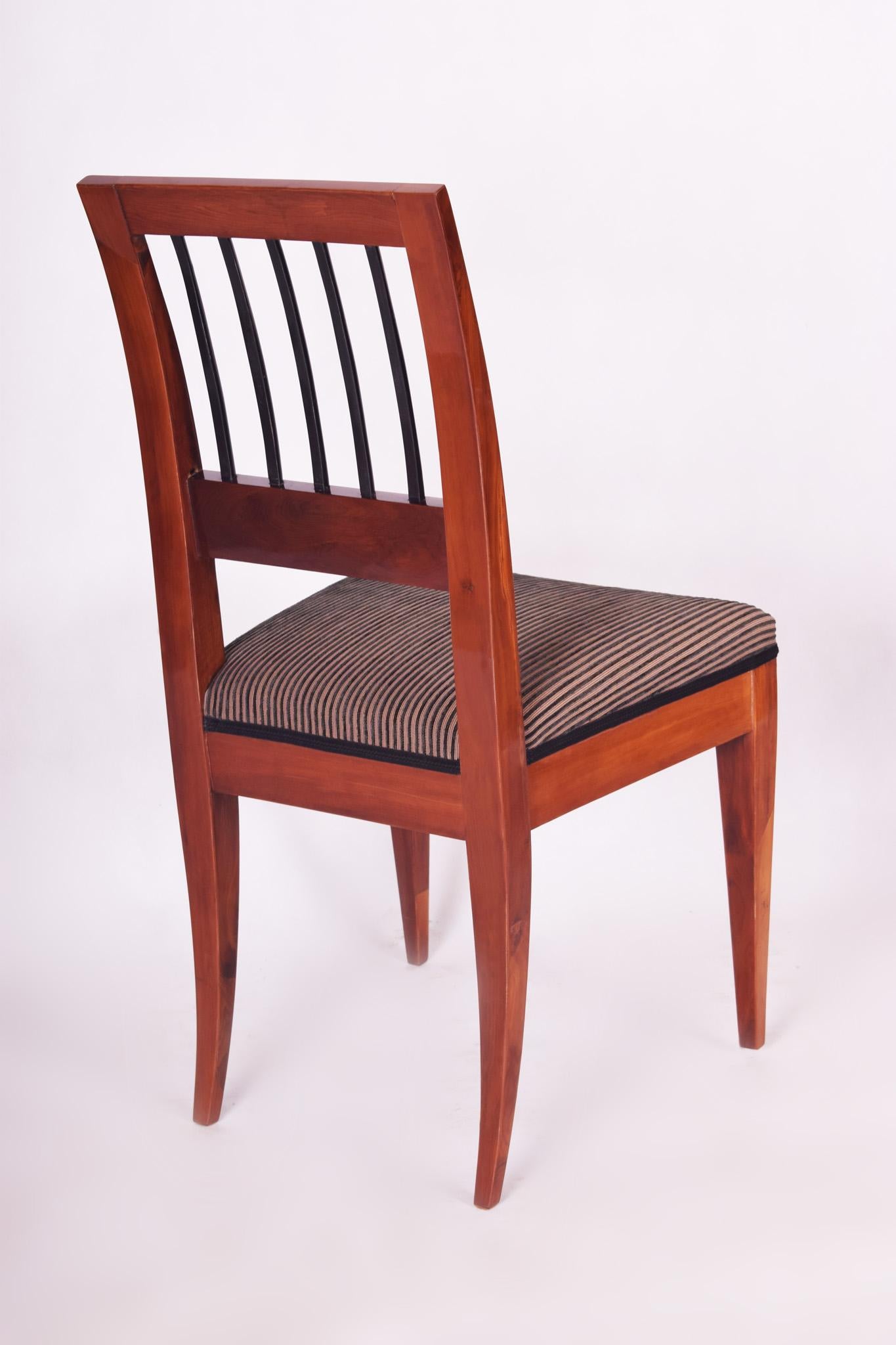 Biedermeier Side Chair Made in 1820s Austria, Restored Yew For Sale 3