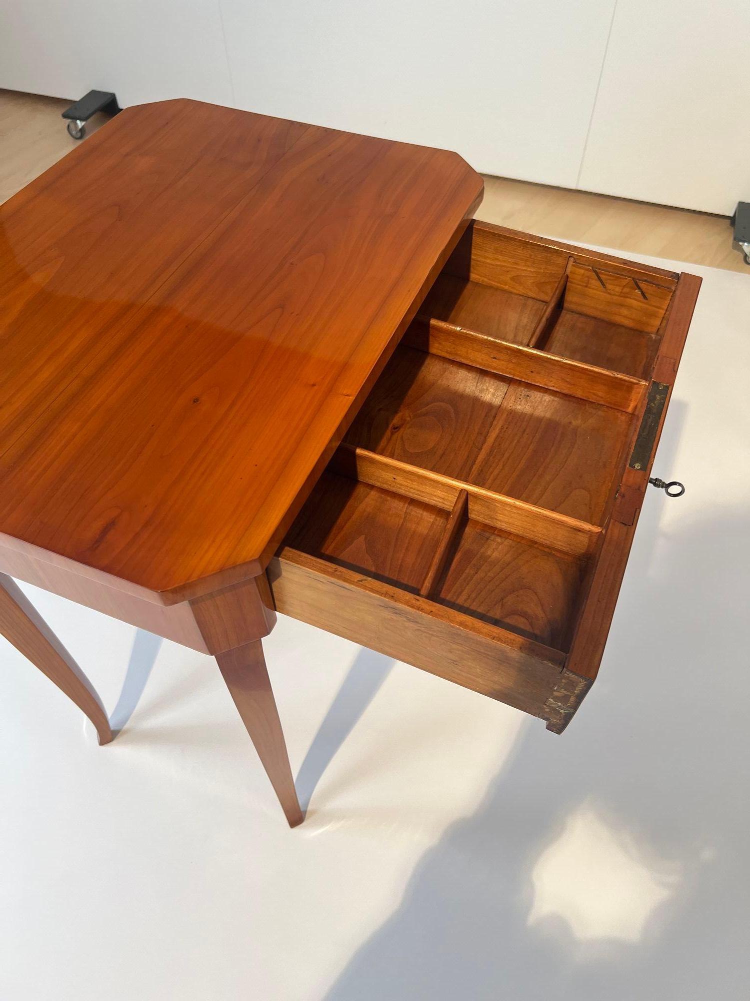 Biedermeier Side or Sewing Table, Cherry Wood, South Germany circa 1830 For Sale 13