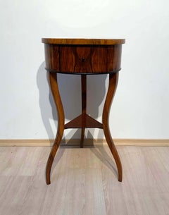 Biedermeier Side or Sewing Table, Walnut Veneer, South Germany, circa 1825