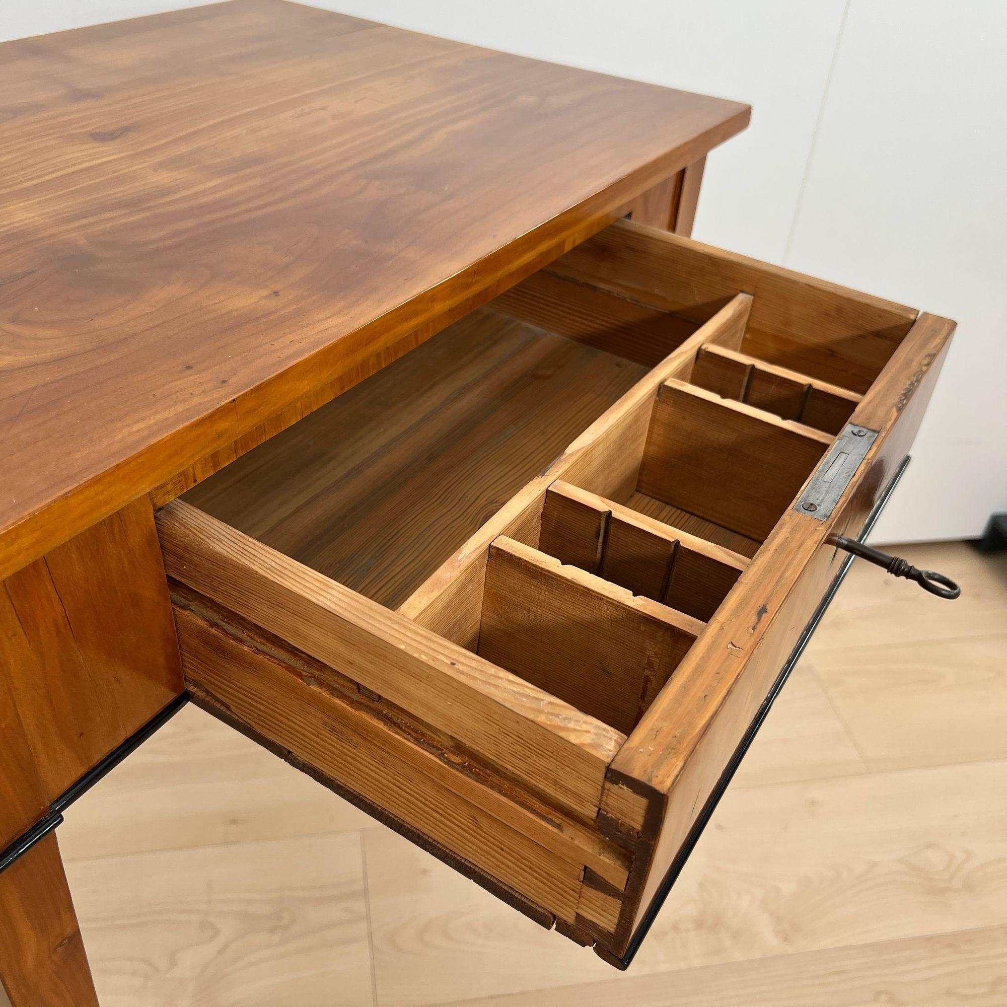 Biedermeier Side Table, Cherry Wood, South Germany circa 1820 For Sale 10
