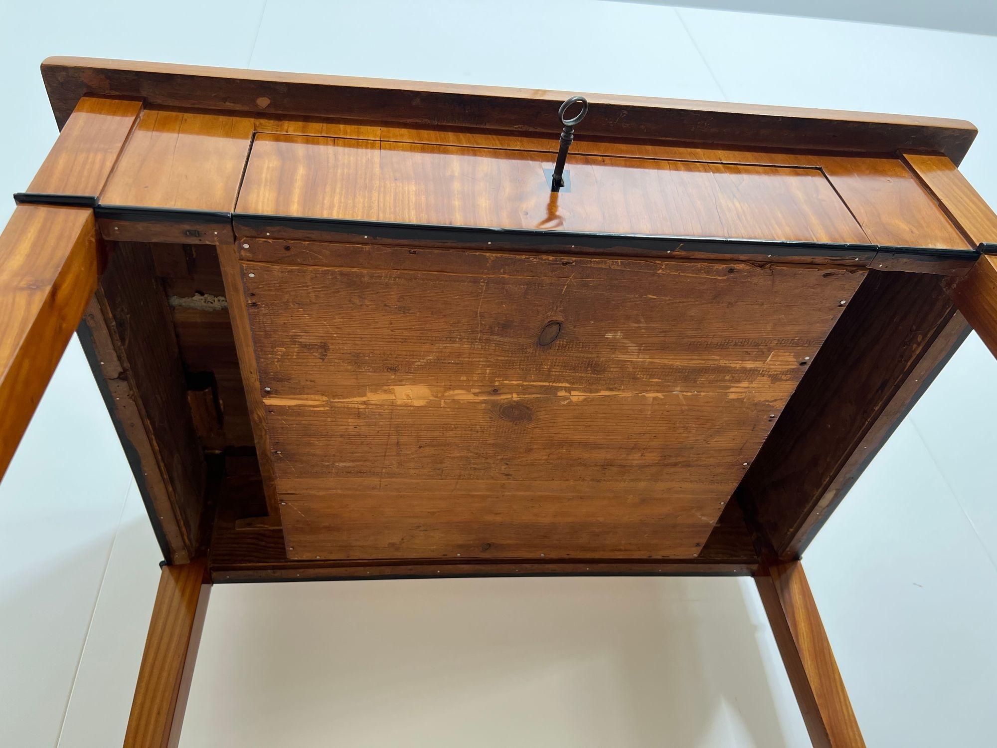 Biedermeier Side Table, Cherry Wood, South Germany circa 1820 For Sale 15